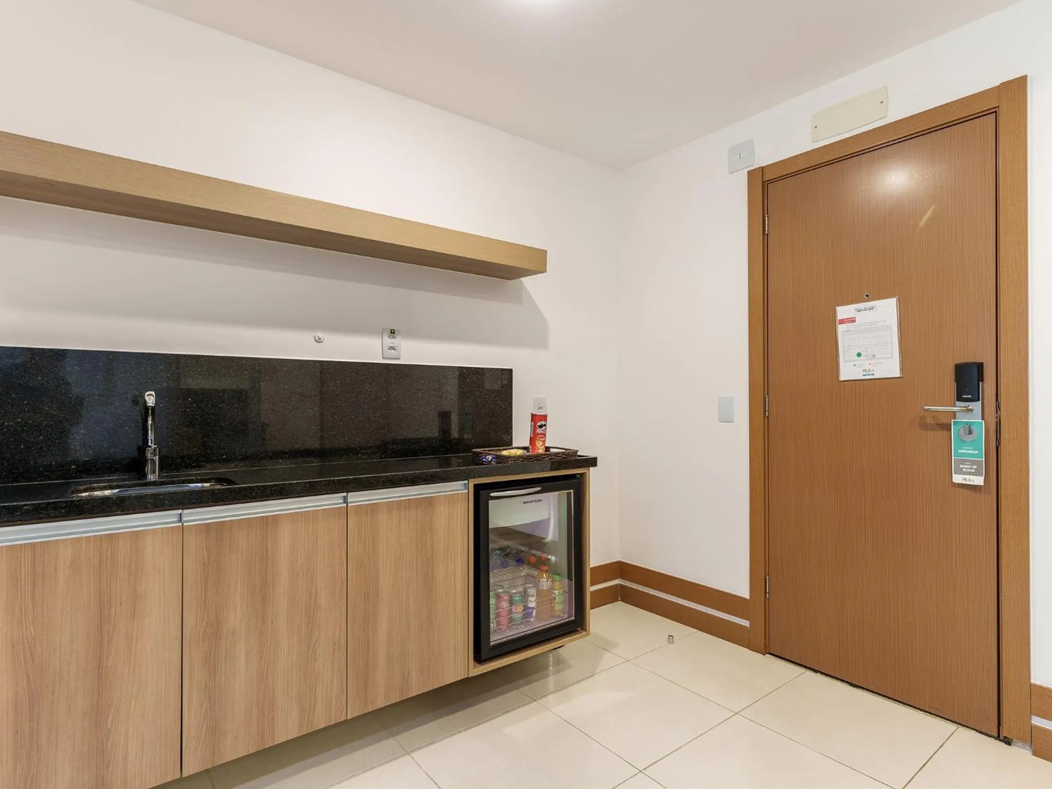 Kitchen or kitchenette in Athos Bulcão Hplus Executive