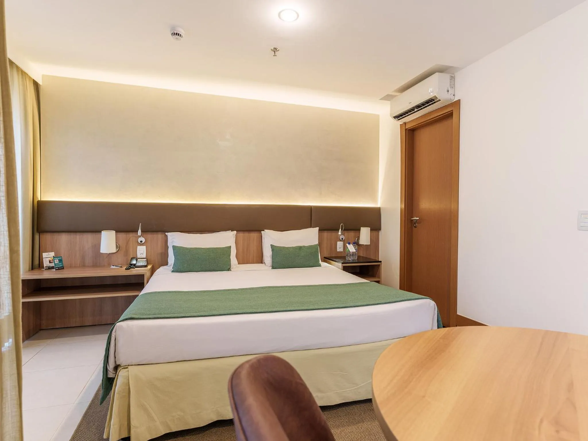 Bed in Athos Bulcão Hplus Executive