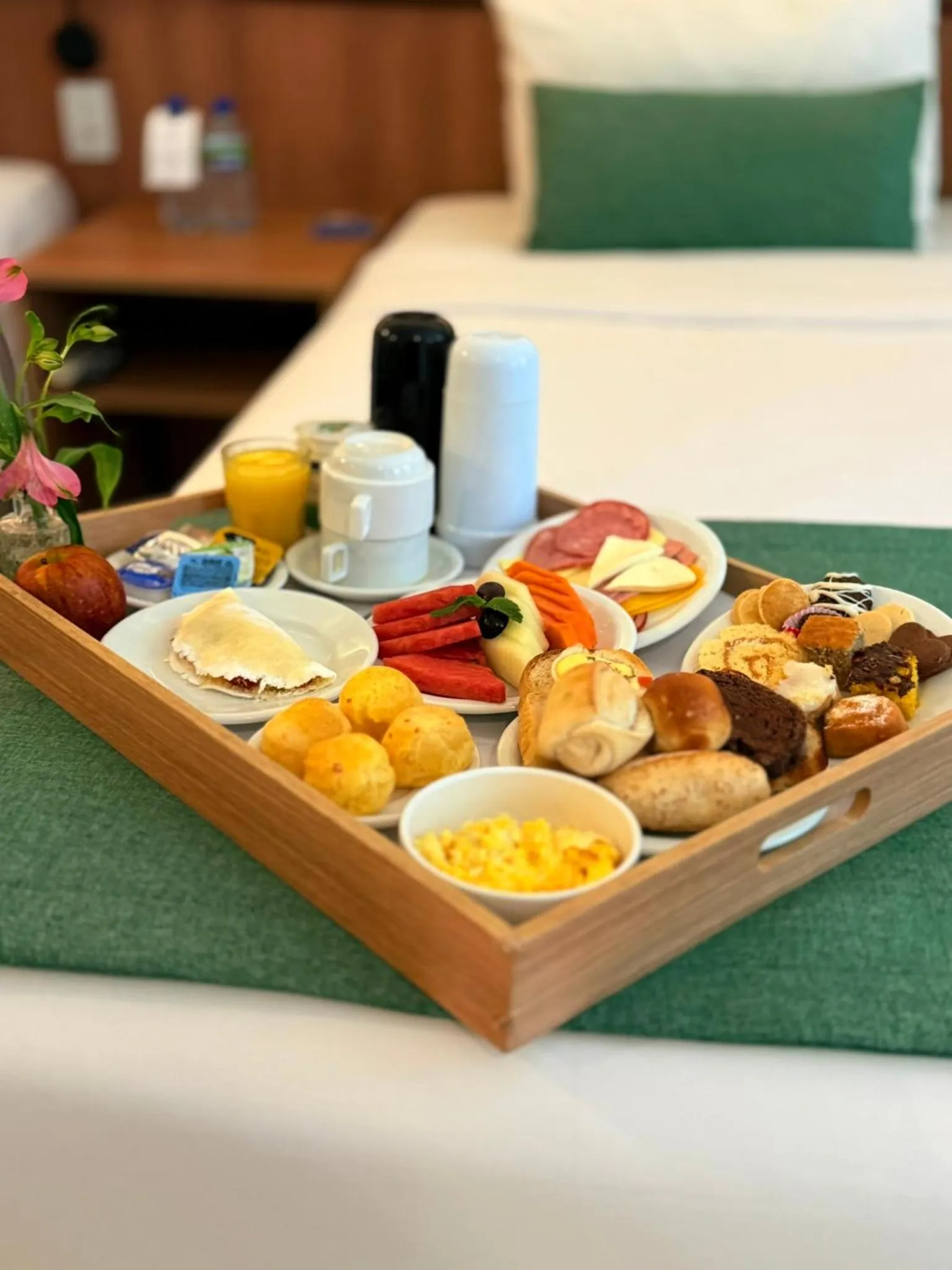 Breakfast in Athos Bulcão Hplus Executive