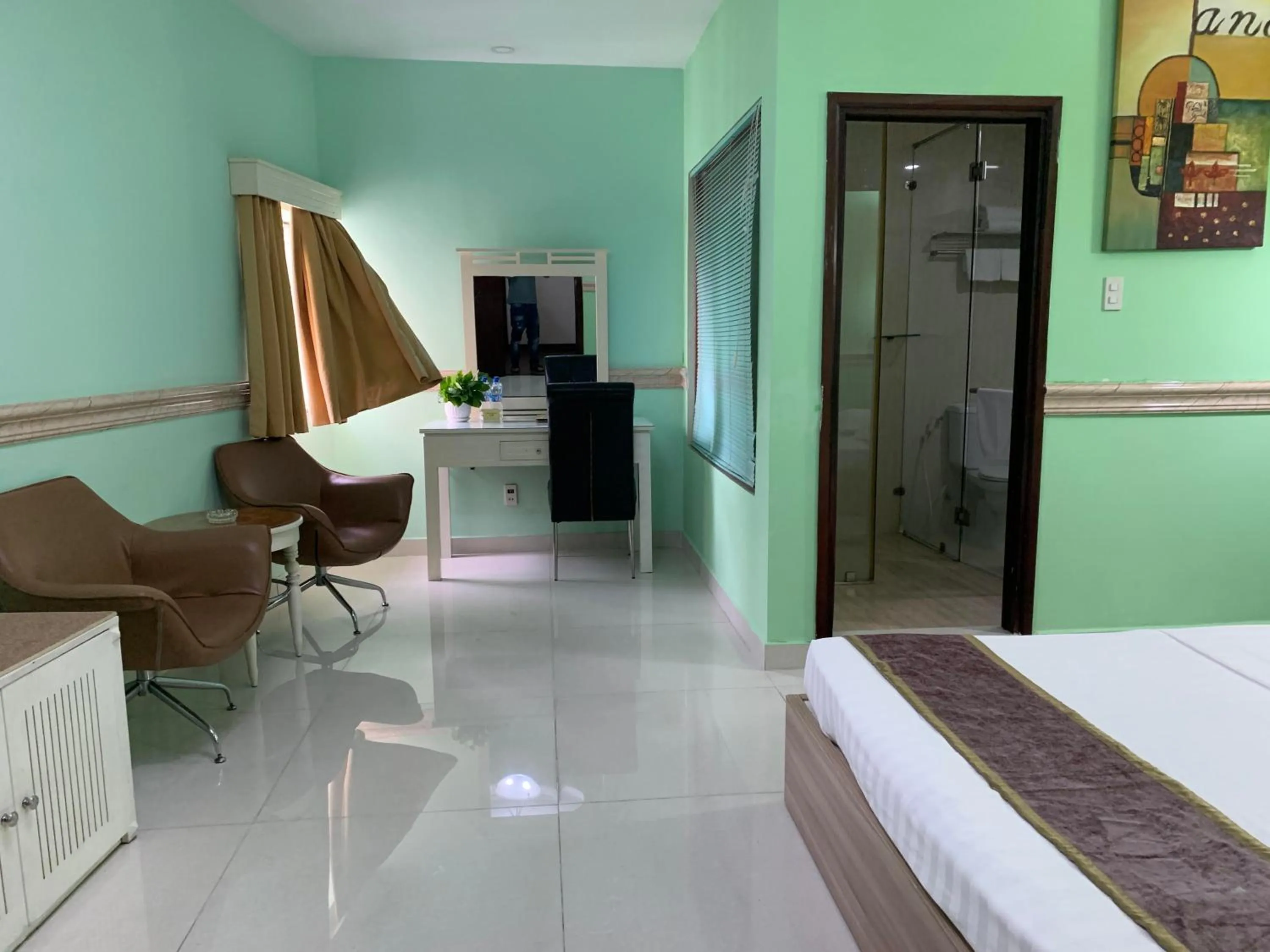 Photo of the whole room, Bed in Fortune 1127 - Central Hotel