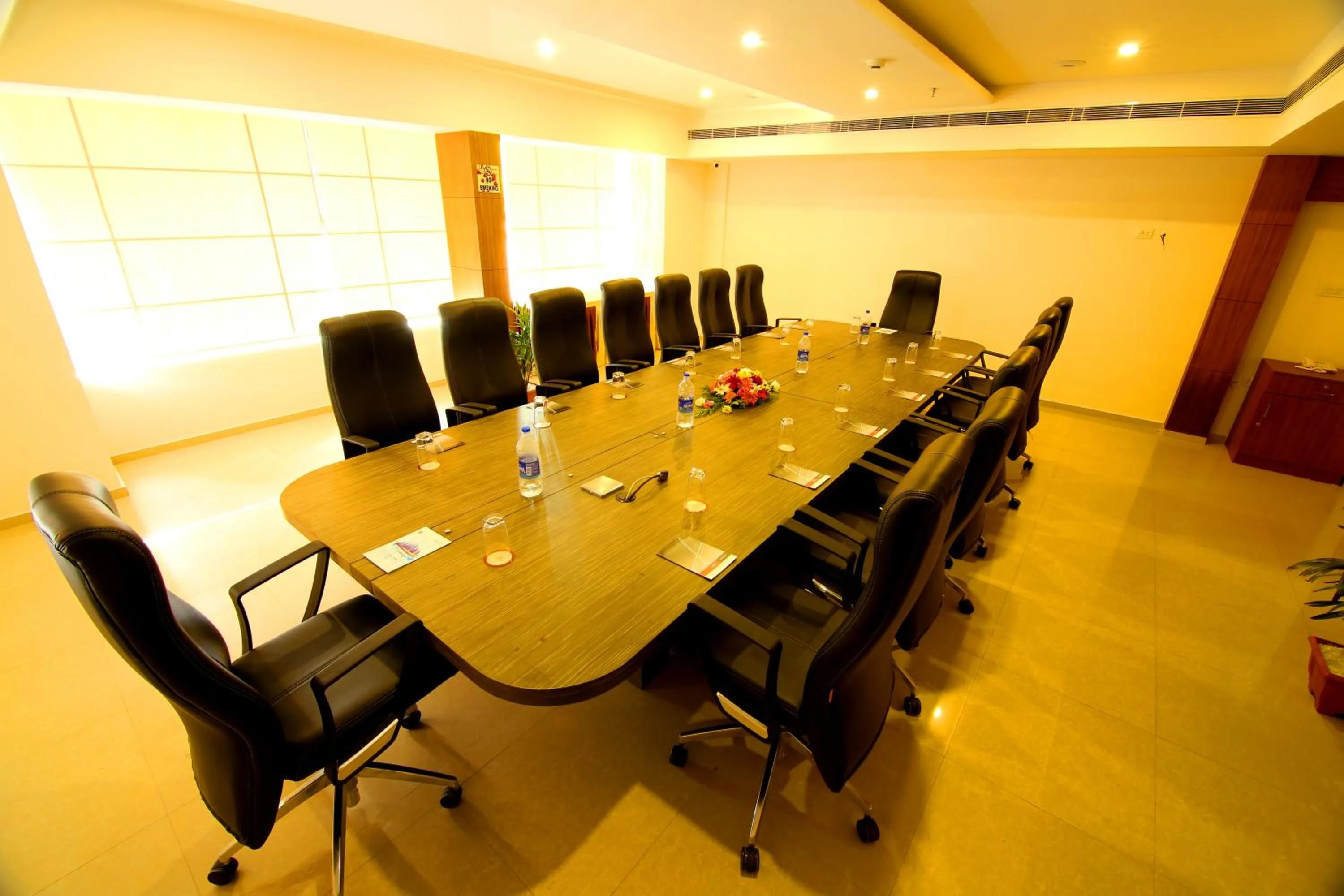 Business facilities in Hotel Hillway Park