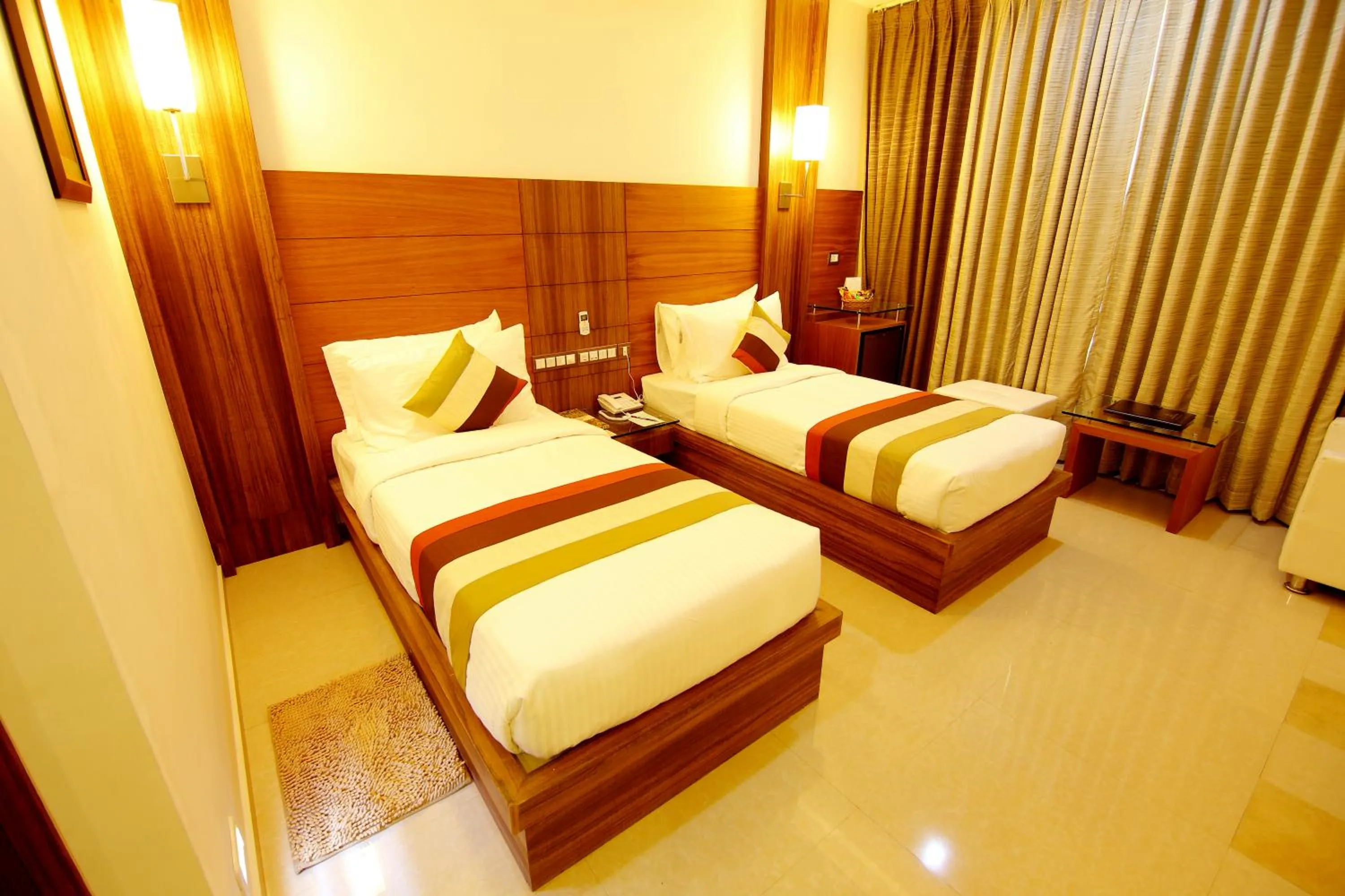 Photo of the whole room, Bed in Hotel Hillway Park