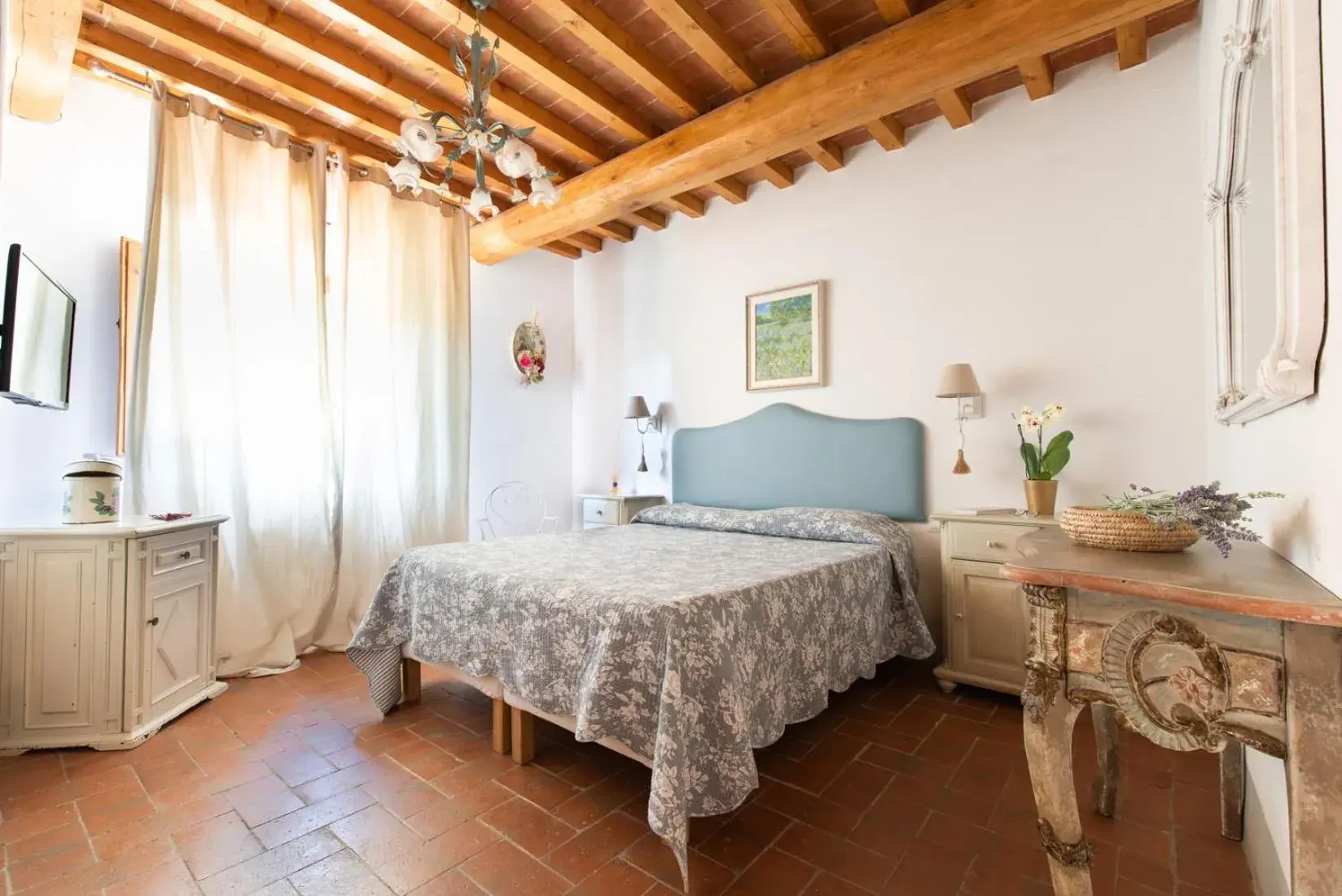 Double Room with Private Bathroom - single occupancy in Agriturismo La Valle A Polvereto Double Room with Private Bathroom - single occupancy in Agriturismo La Valle A Polvereto