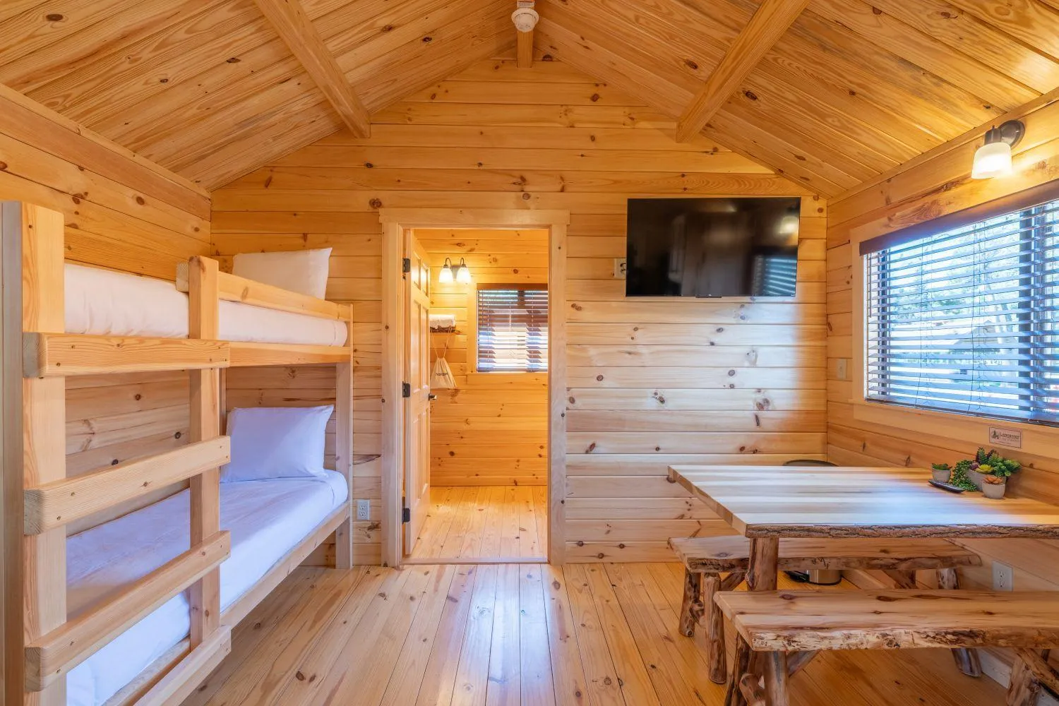 bunk bed, Bed in Casa de Fruta Cabins, Inn & RV Park