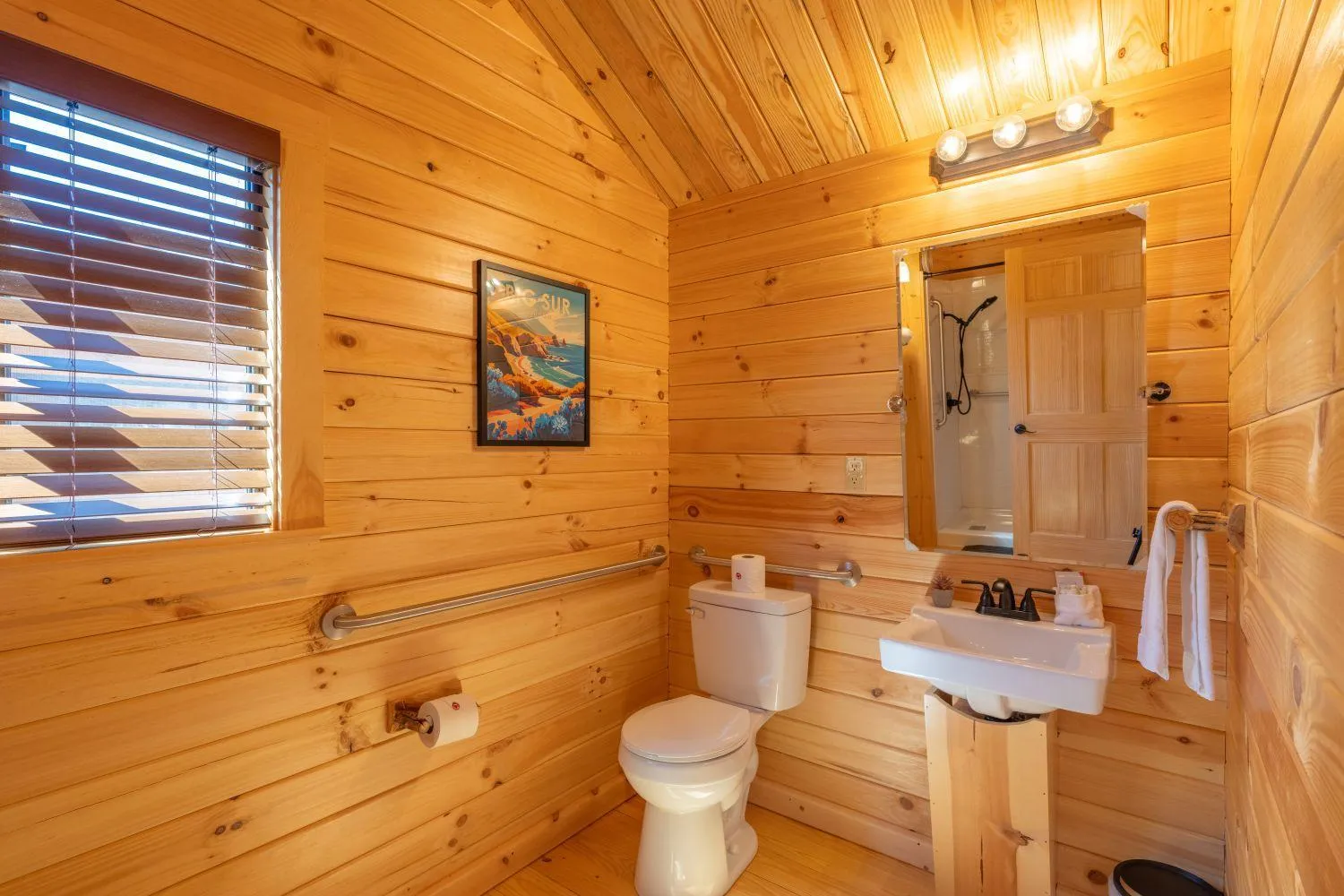 Toilet in Casa de Fruta Cabins, Inn & RV Park