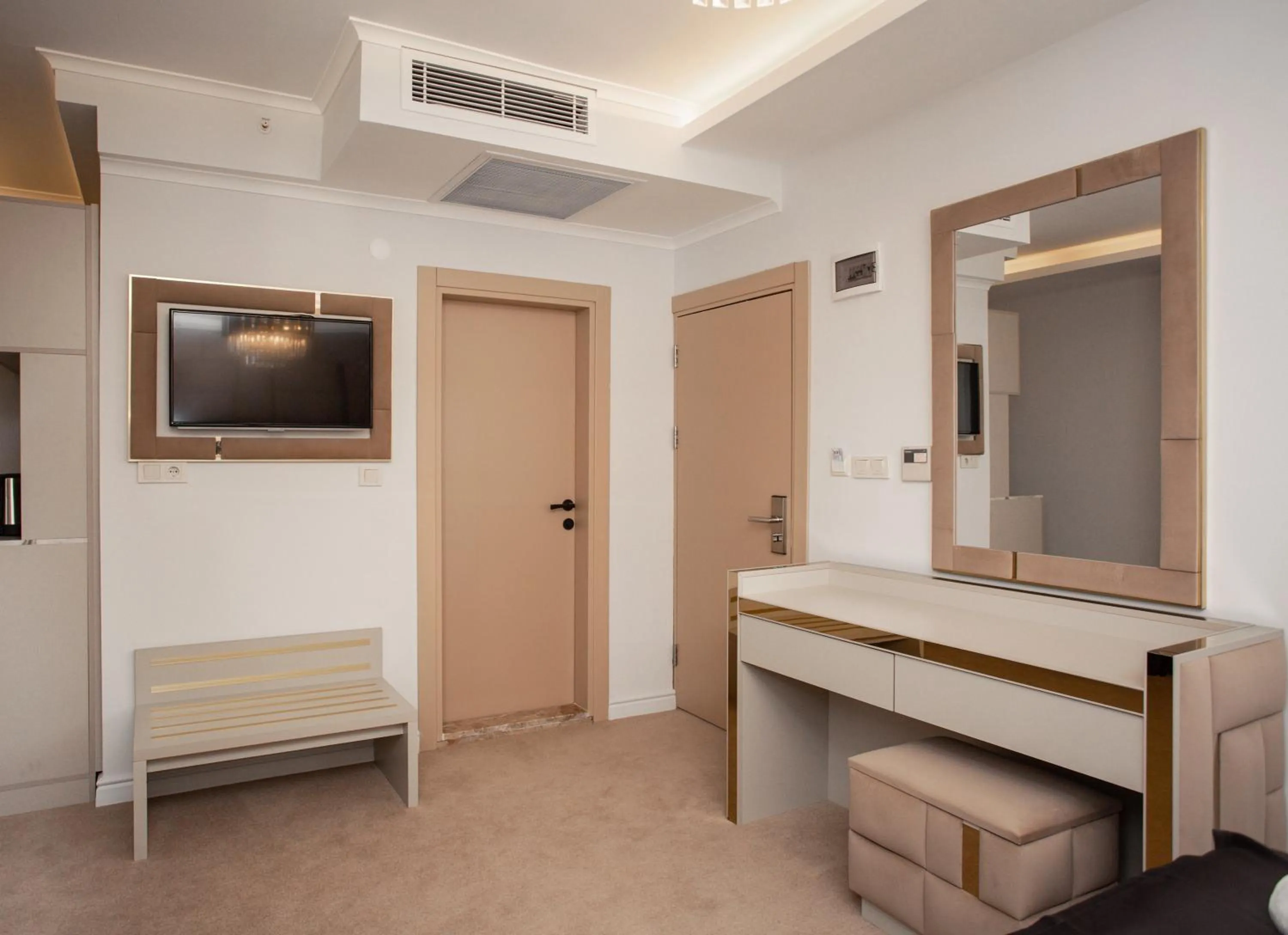 TV and multimedia in Pelit Park Hotel