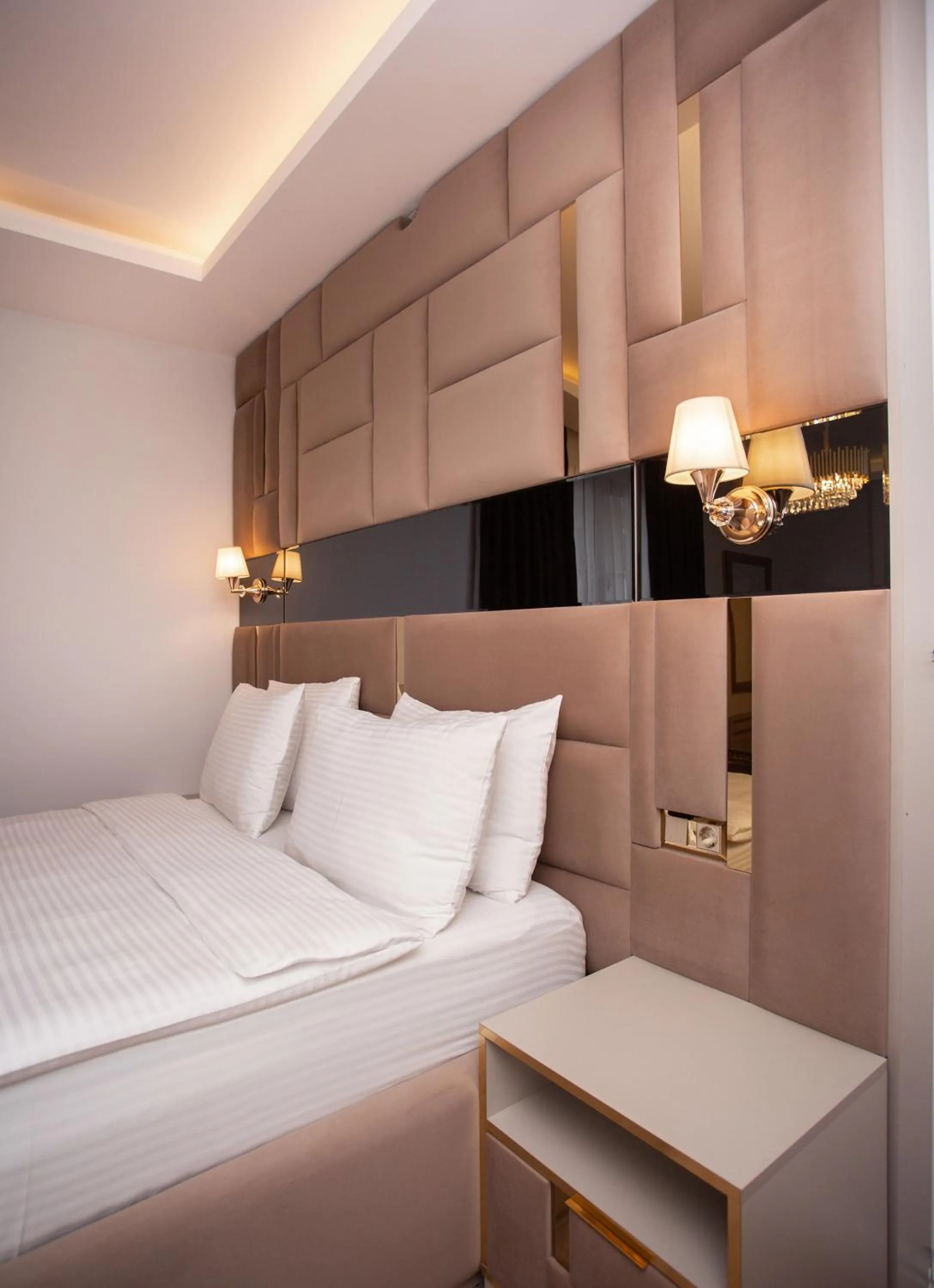 Bed in Pelit Park Hotel