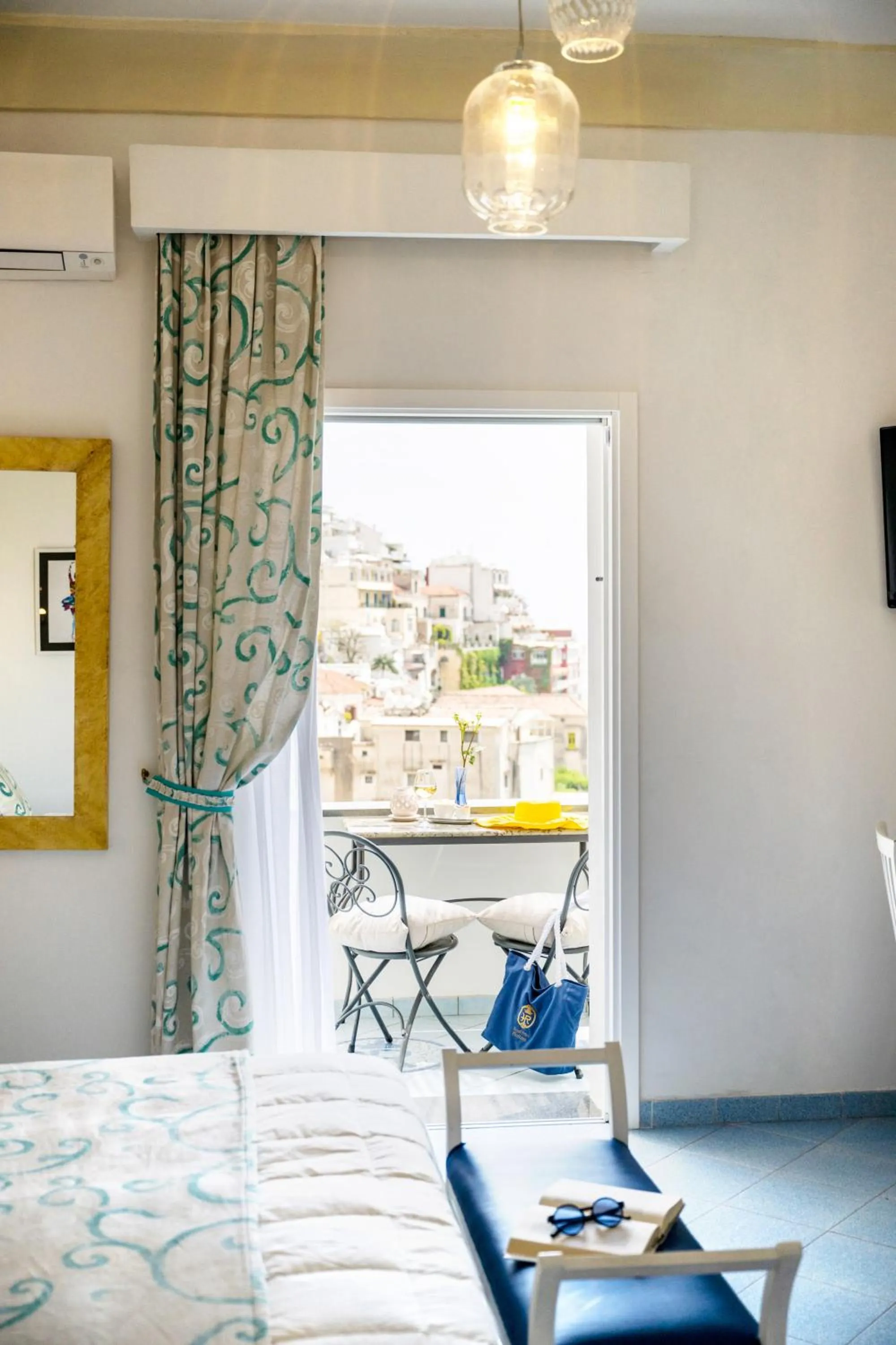 City view, Bed in Hotel Royal Prisco