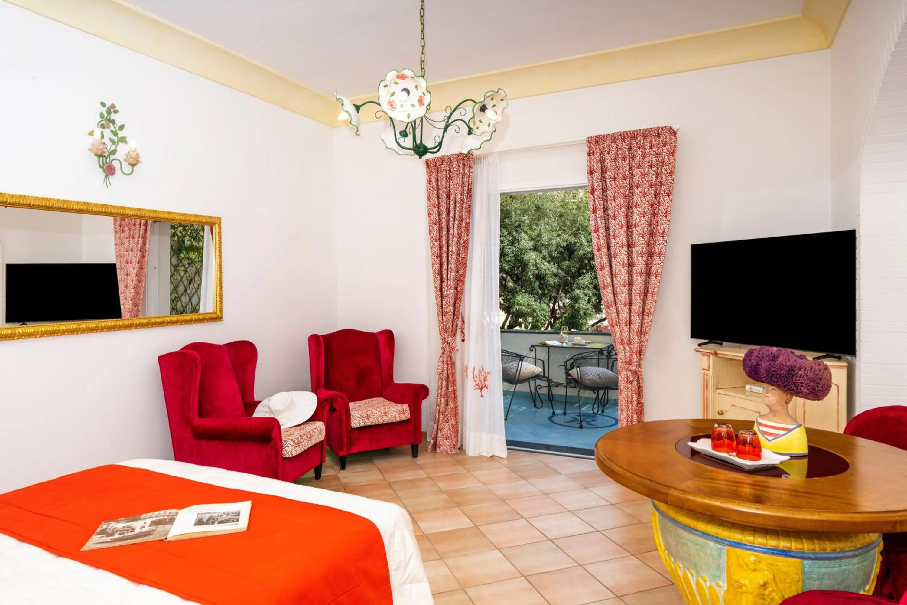 TV and multimedia, Bed in Hotel Royal Prisco