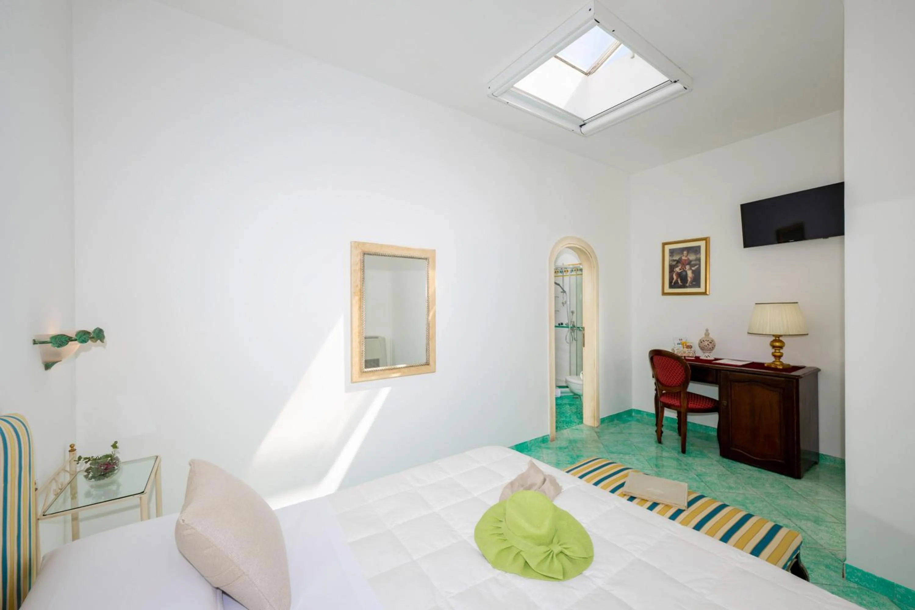 Bed in Hotel Royal Prisco