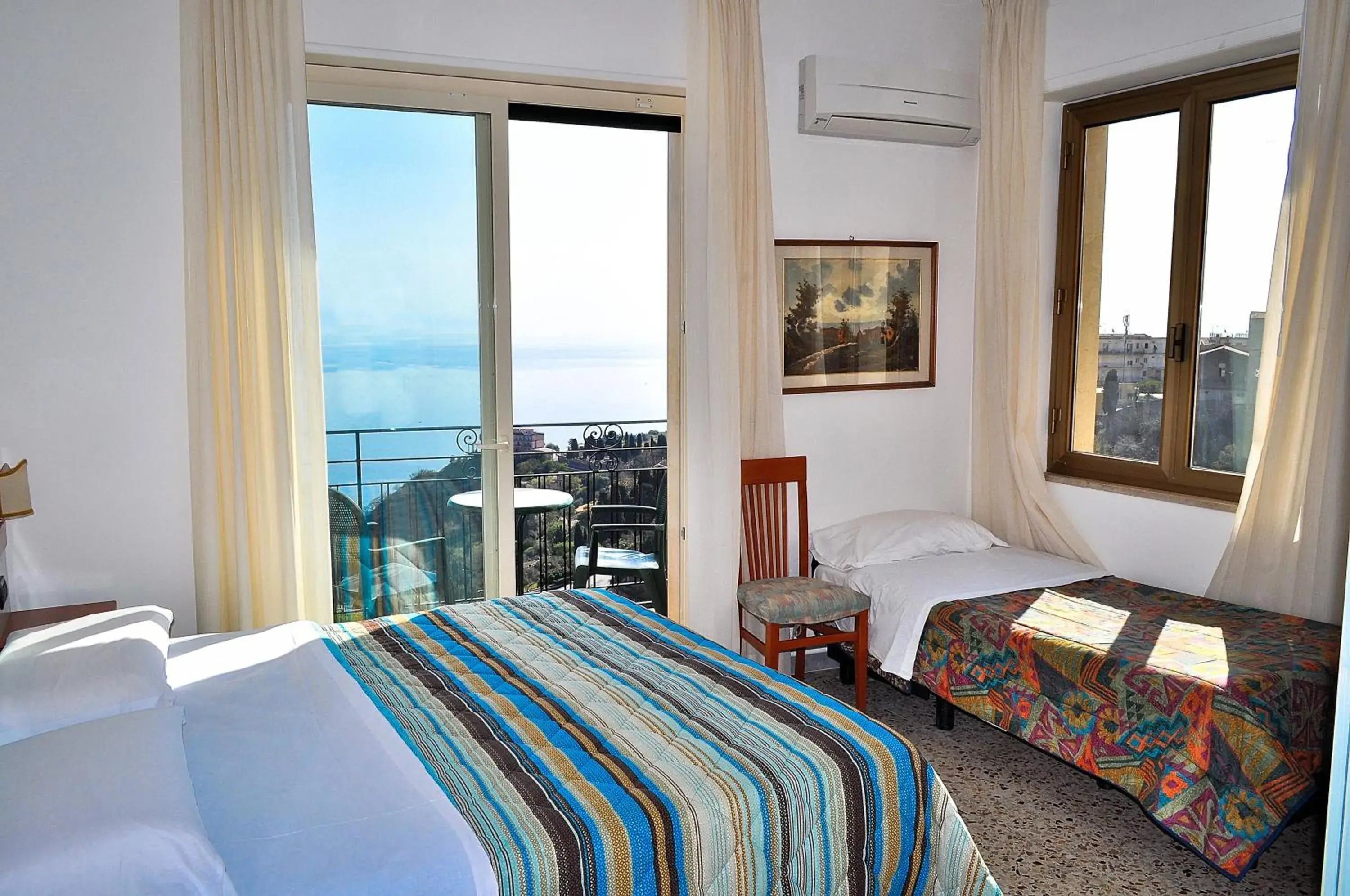 Double Room with Extra Bed and Sea View in Hotel Condor Double Room with Extra Bed and Sea View in Hotel Condor