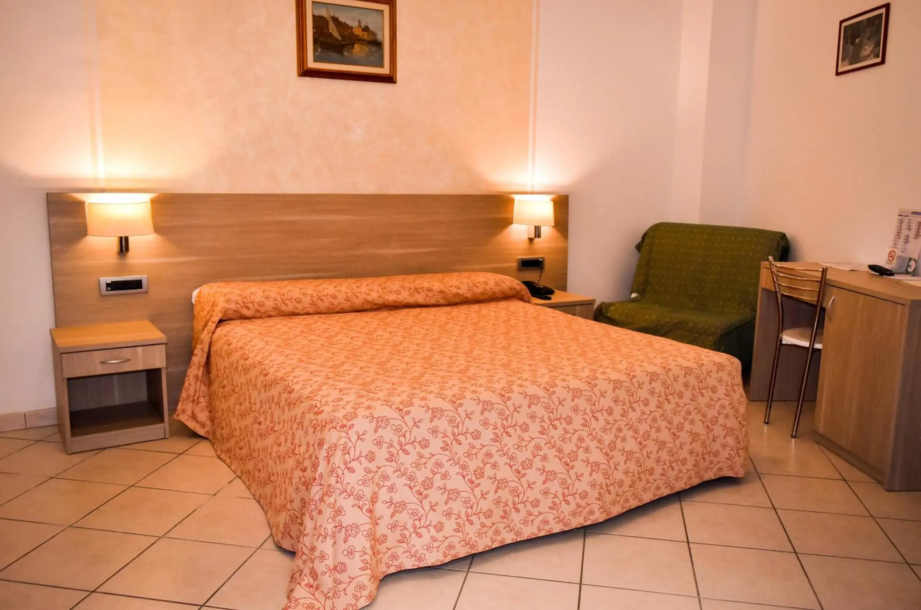 Economy Double or Twin Room in Hotel Condor Economy Double or Twin Room in Hotel Condor