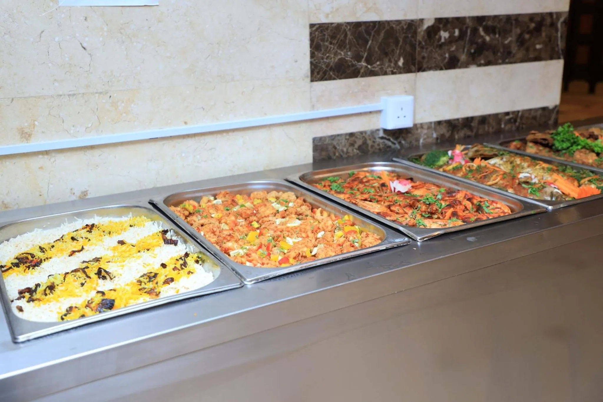 Restaurant/places to eat in Abraj Al Tayseer Tuwa Hotel