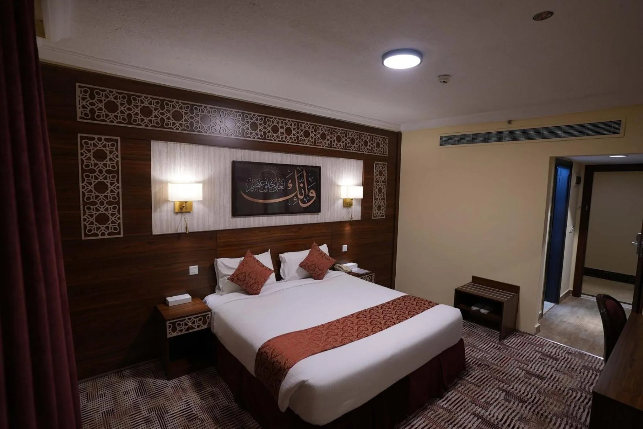 Photo of the whole room, Bed in Abraj Al Tayseer Tuwa Hotel