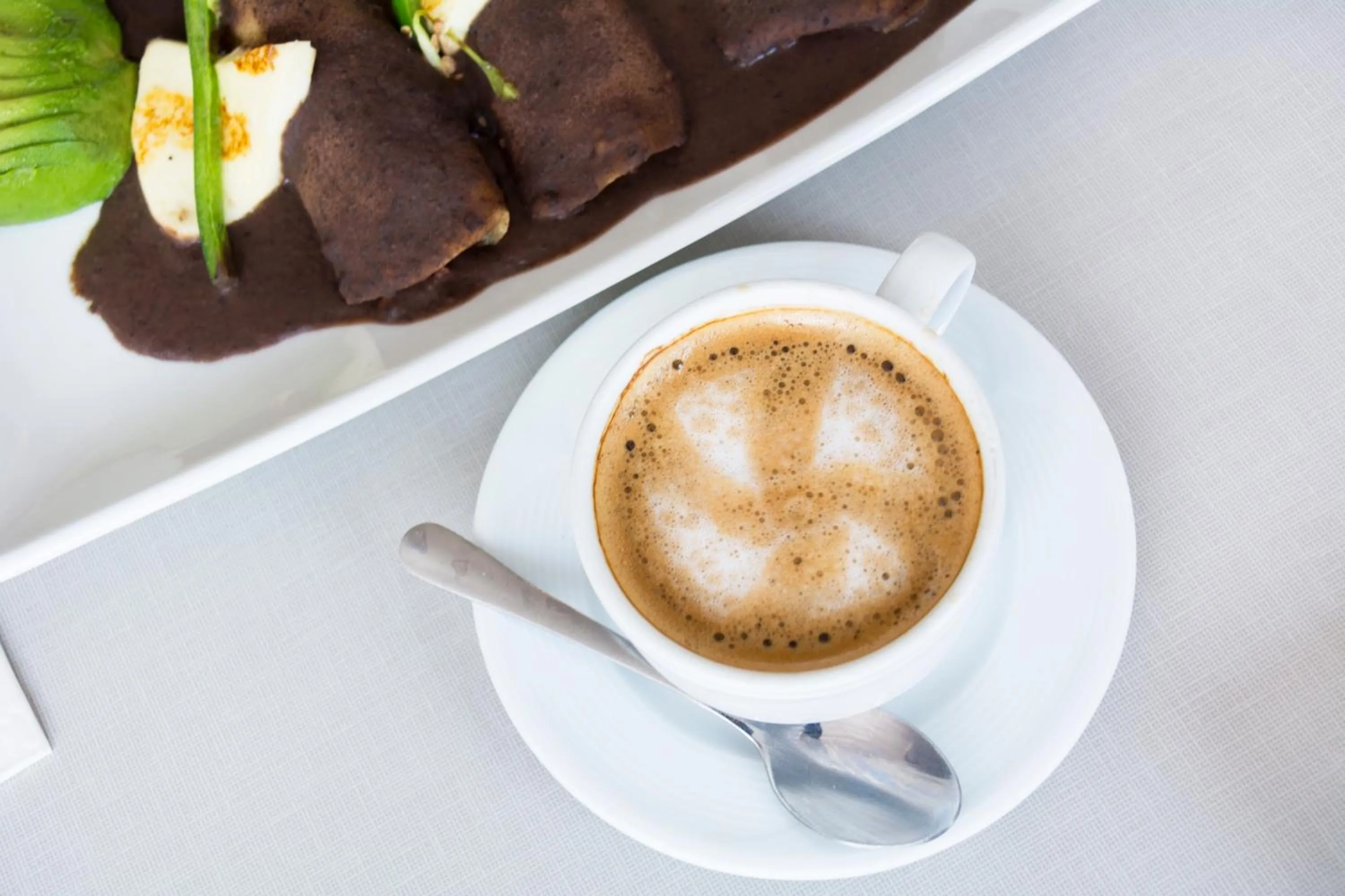 Restaurant/places to eat in Hotel Castropol