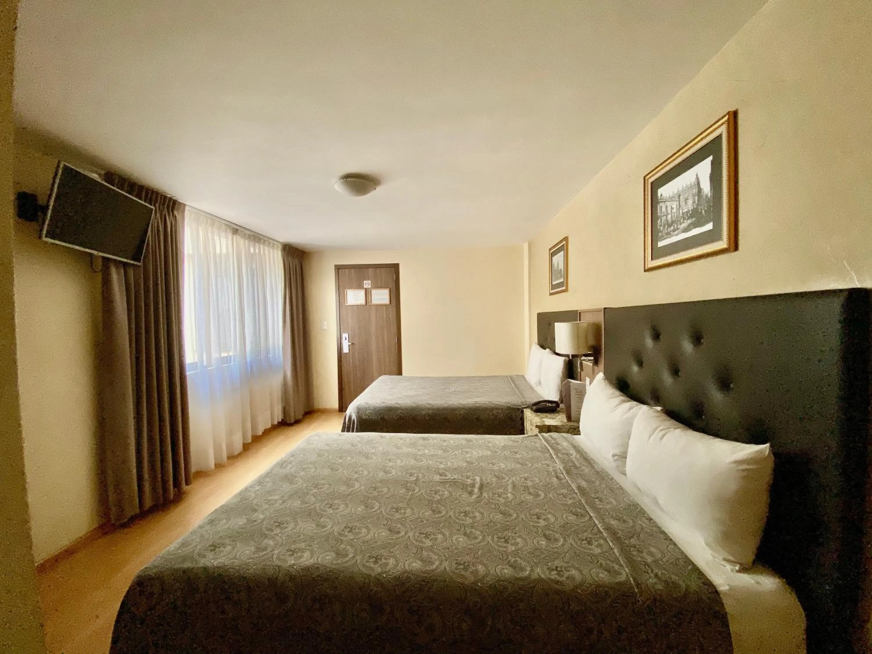 Photo of the whole room, Bed in Hotel Castropol