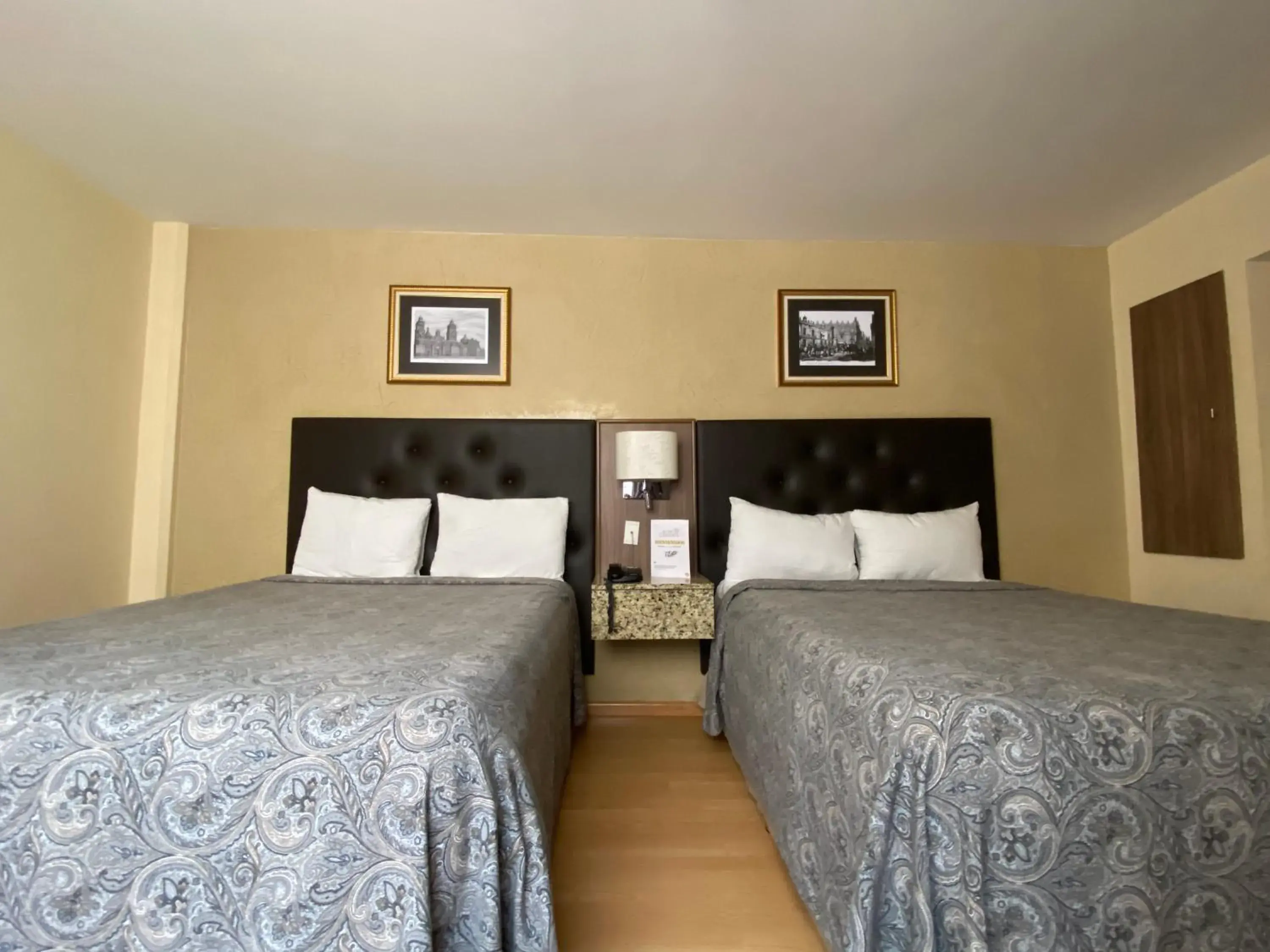 Double Room with Two Double Beds in Hotel Castropol Double Room with Two Double Beds in Hotel Castropol