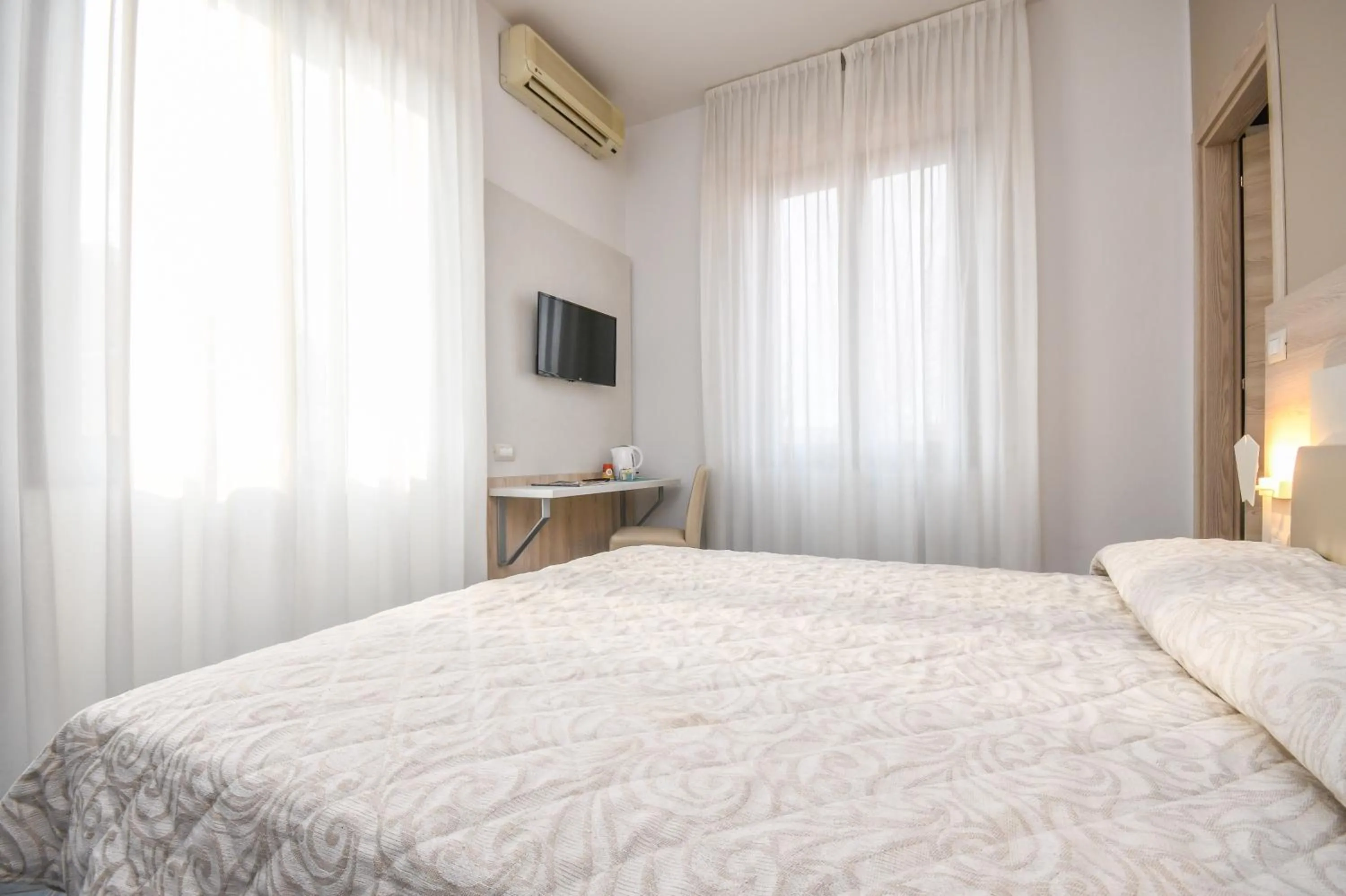 Bedroom, Bed in Hotel Riel