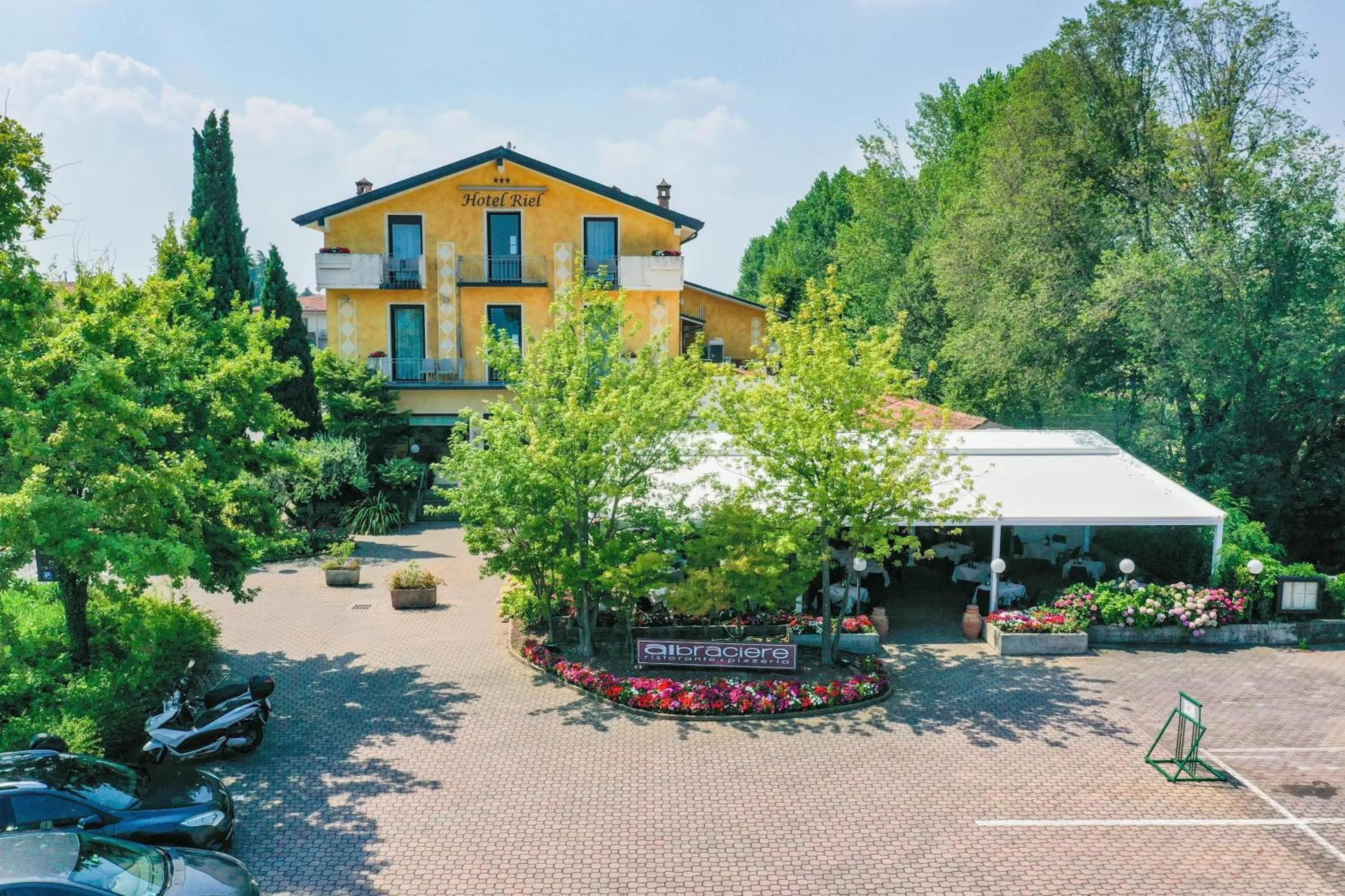 Property building in Hotel Riel