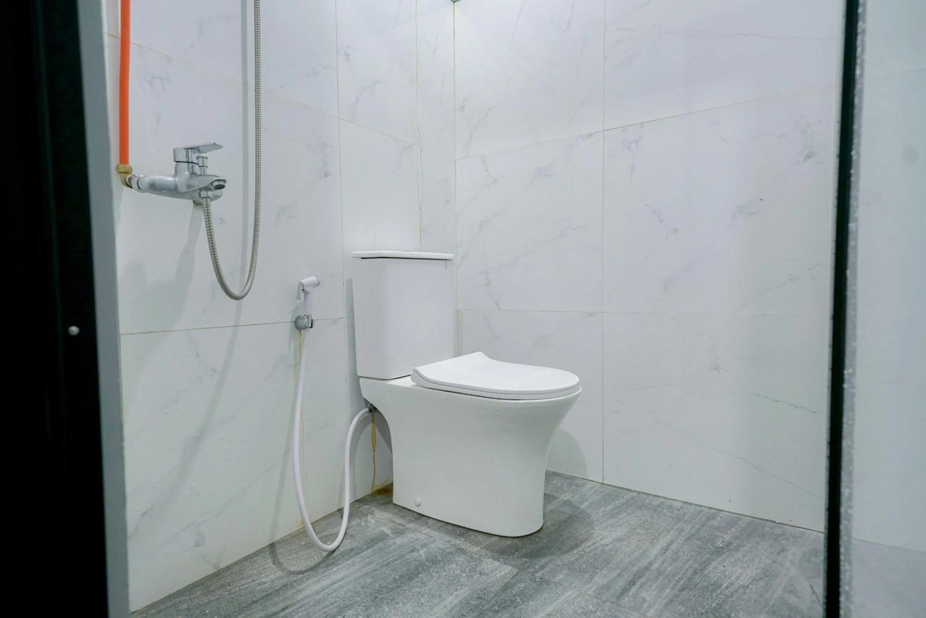 Toilet in RedDoorz Syariah At Jalan Endro Suratmin Lampung