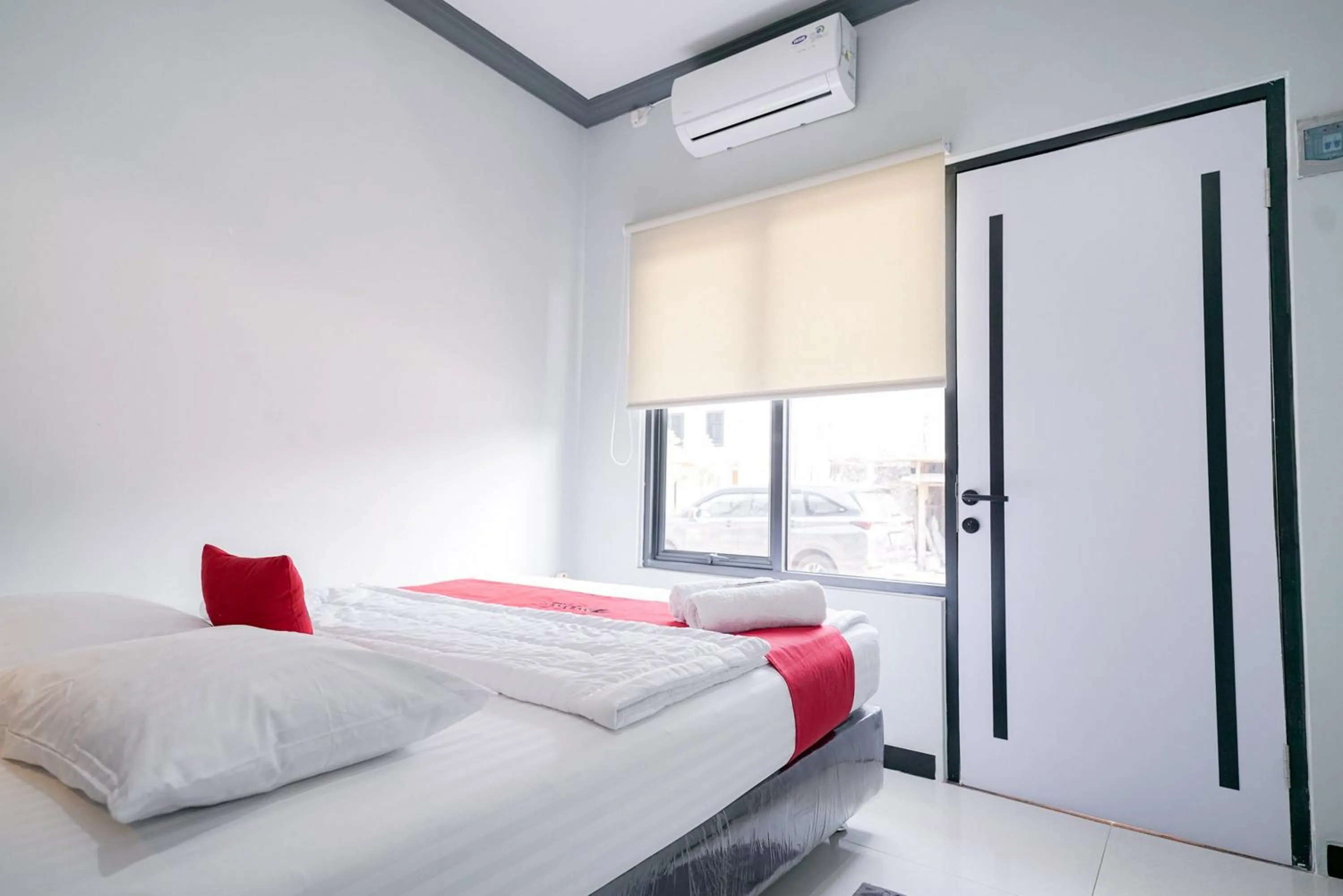 Bed in RedDoorz Syariah At Jalan Endro Suratmin Lampung