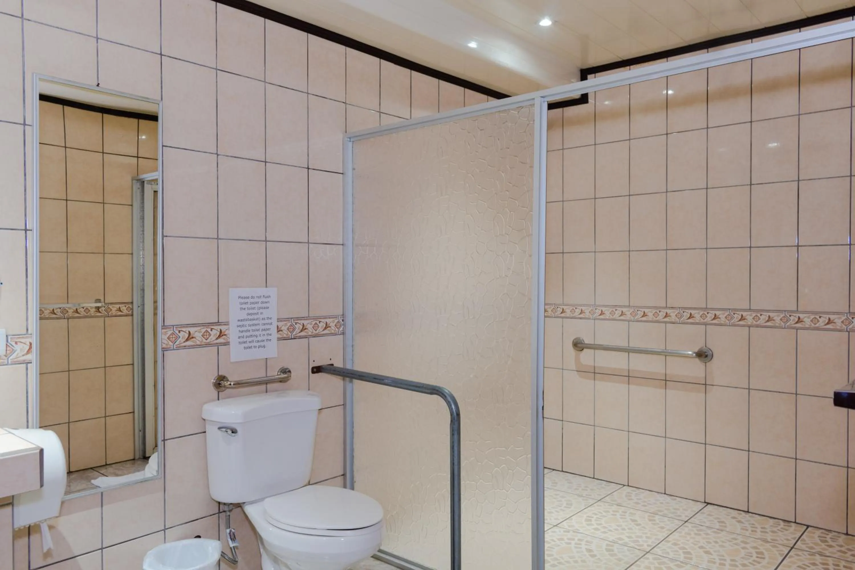 Bathroom in Hotel Arenal Rabfer