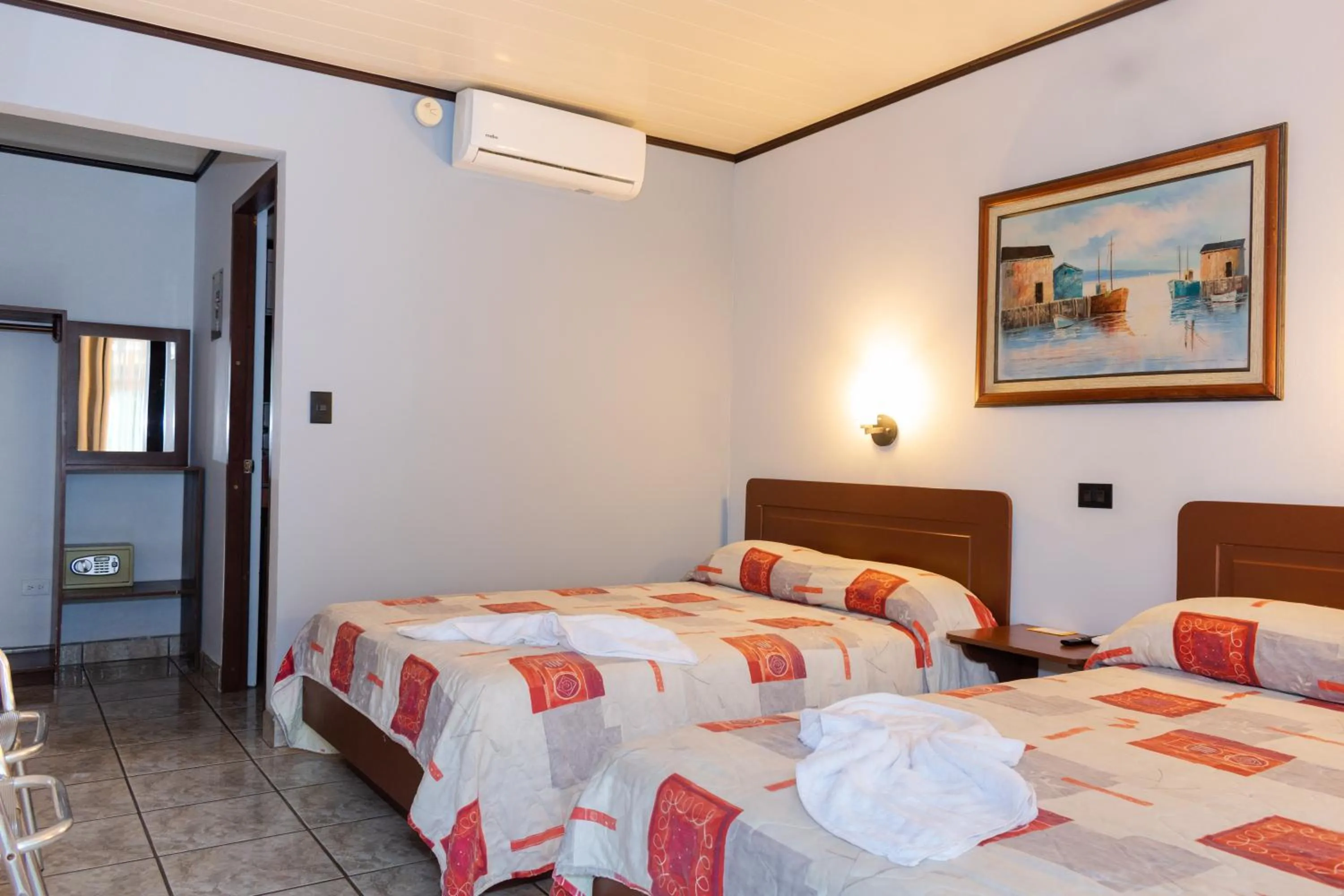 Photo of the whole room, Bed in Hotel Arenal Rabfer