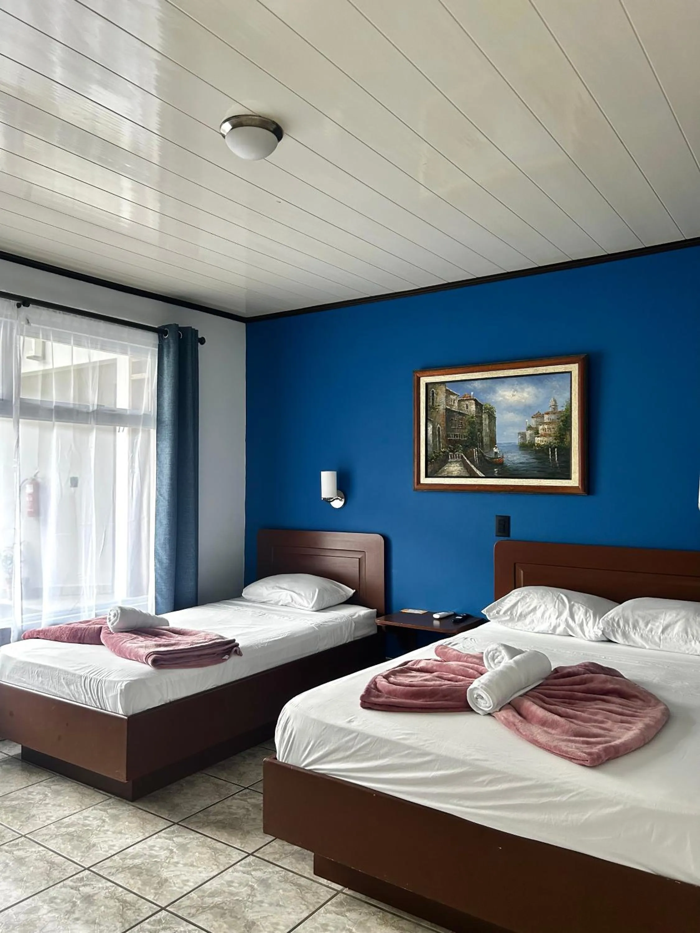 Bed in Hotel Arenal Rabfer