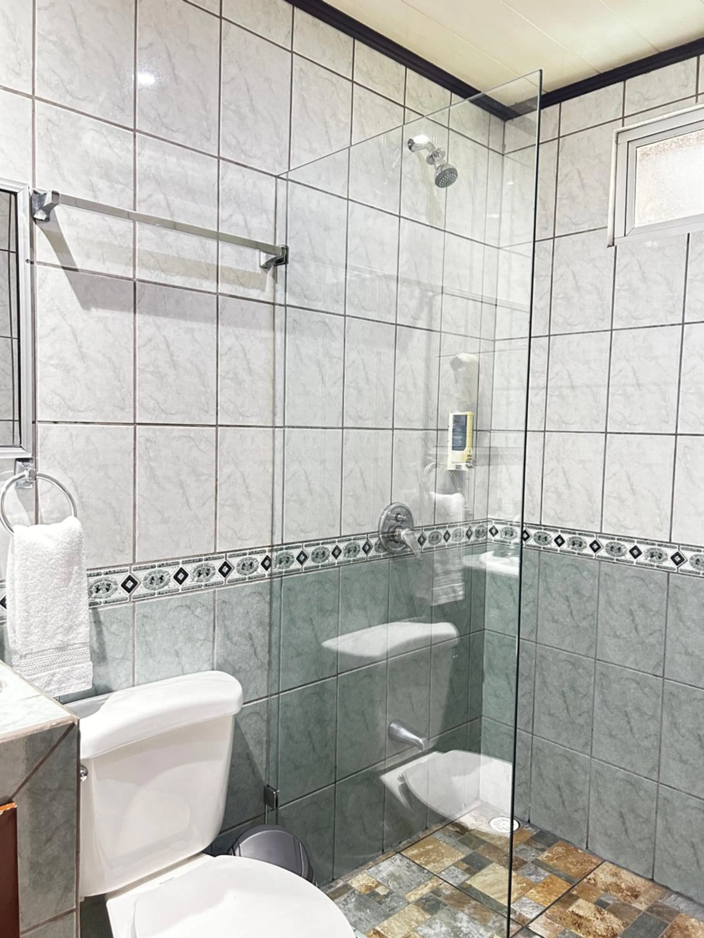 Bathroom in Hotel Arenal Rabfer