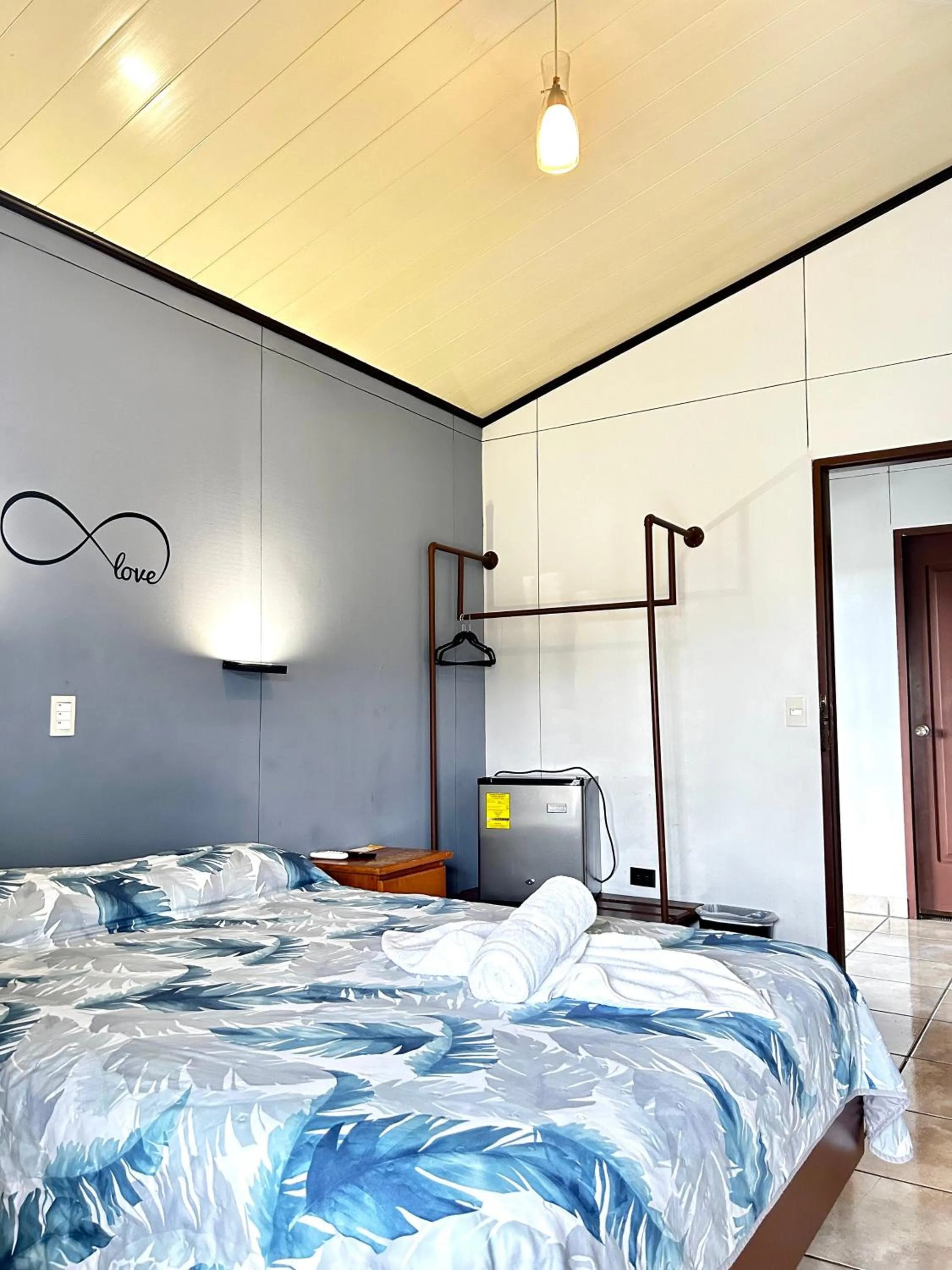 Bed in Hotel Arenal Rabfer