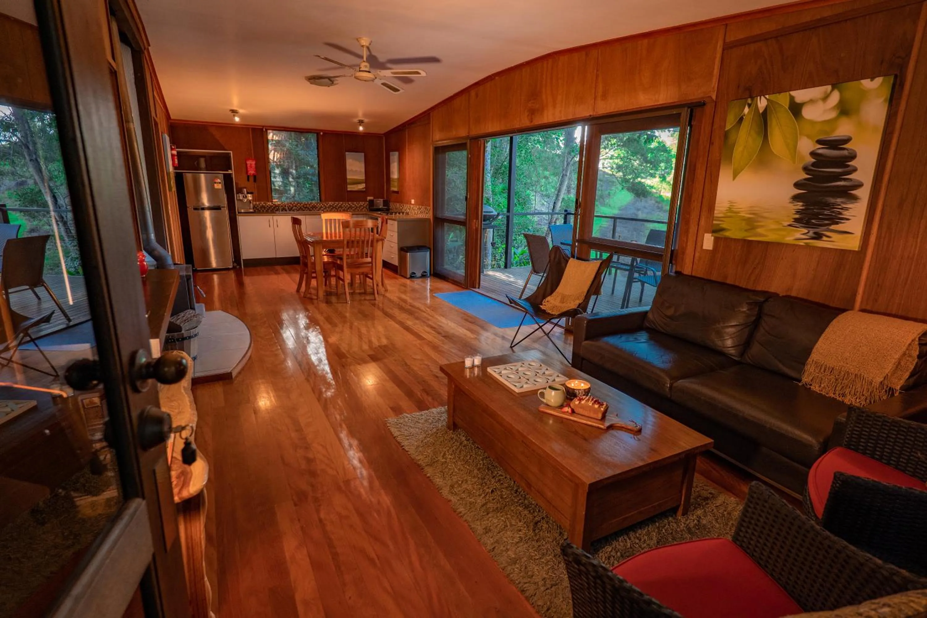 Living room in Whispering Valley Cottage Retreat