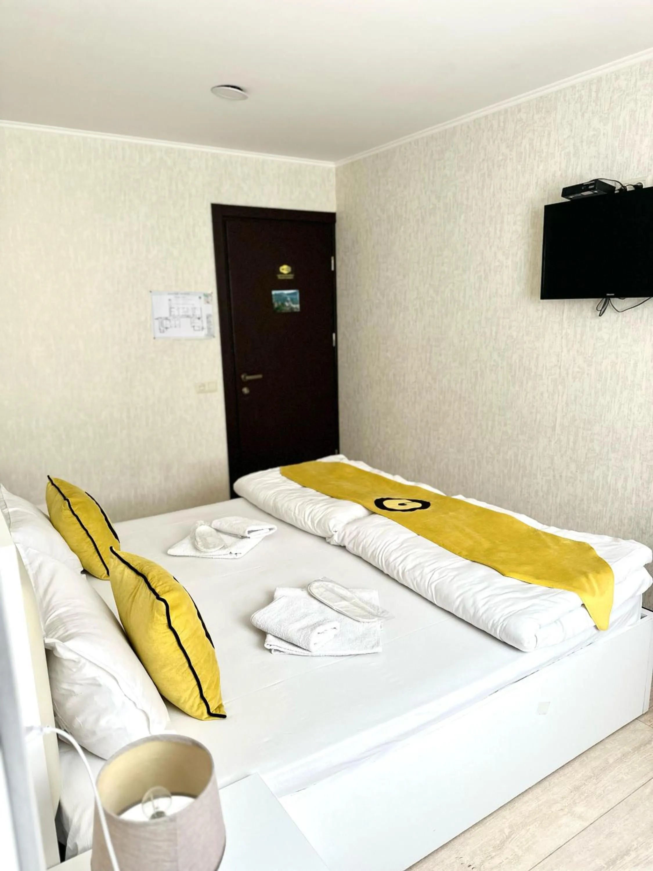 Bed in Hotel Aira Plaza