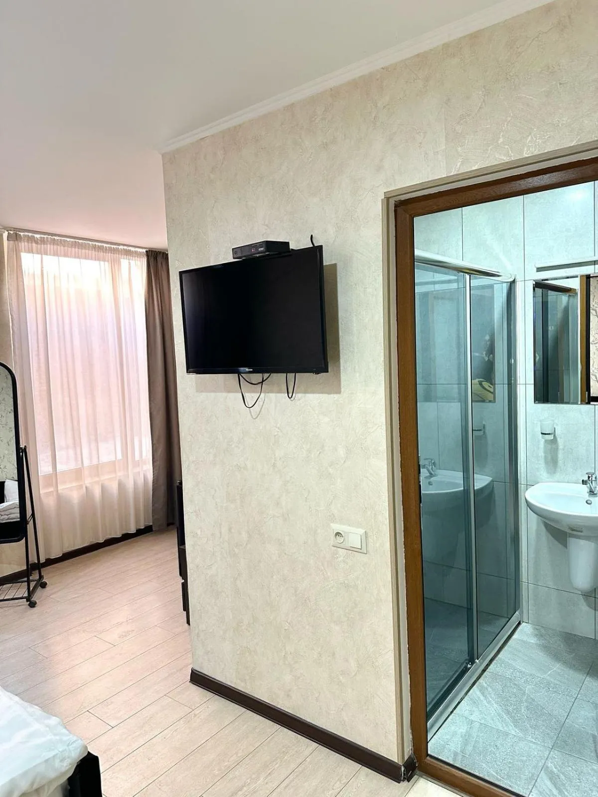 Shower in Hotel Aira Plaza