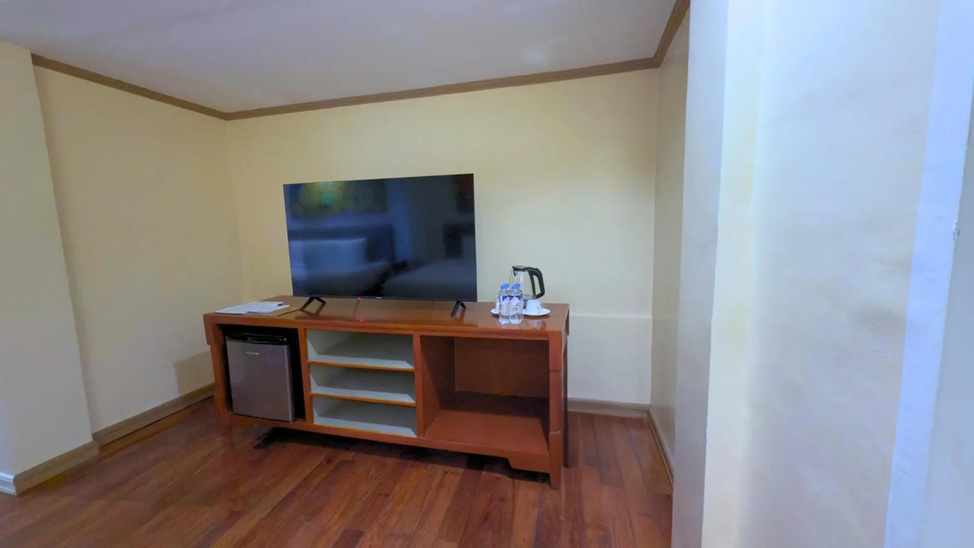 TV and multimedia in Whiterock Beach Hotel and Waterpark