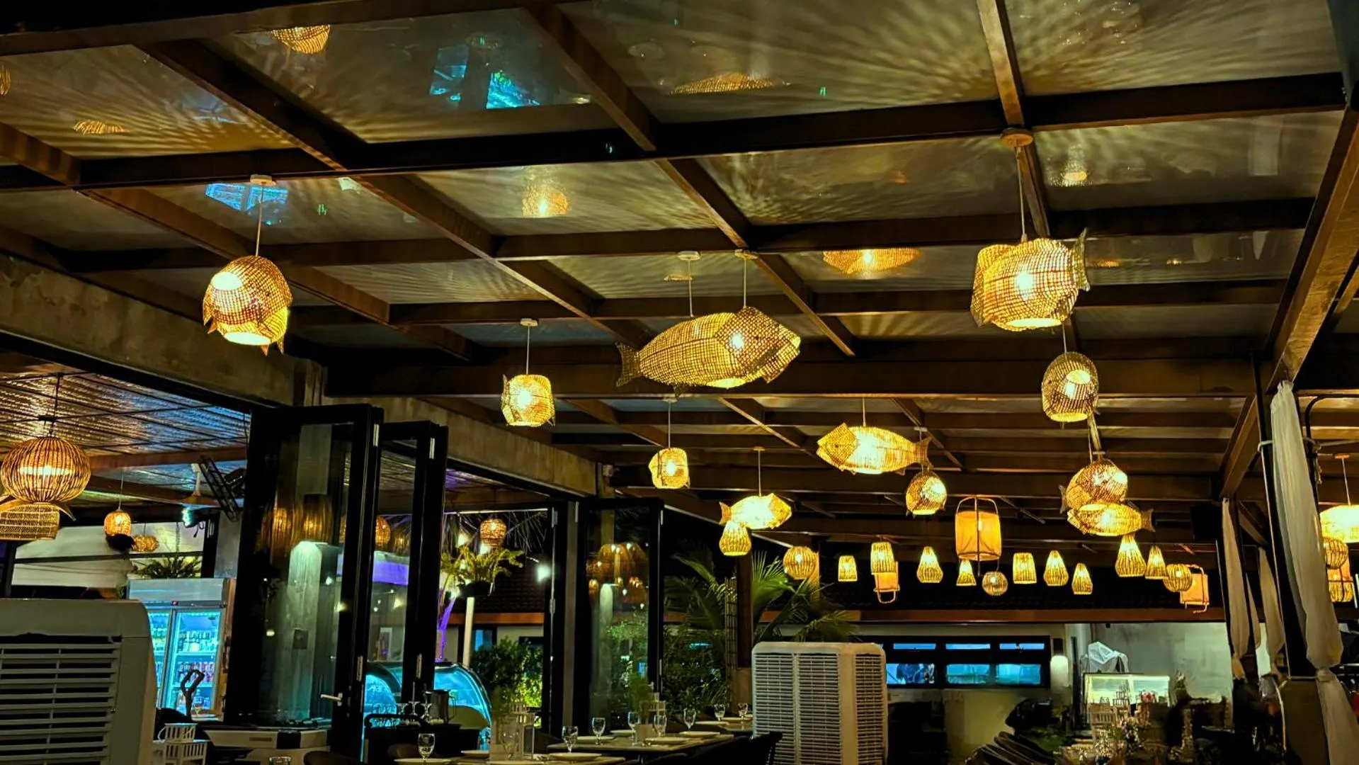 Lounge or bar in Whiterock Beach Hotel and Waterpark