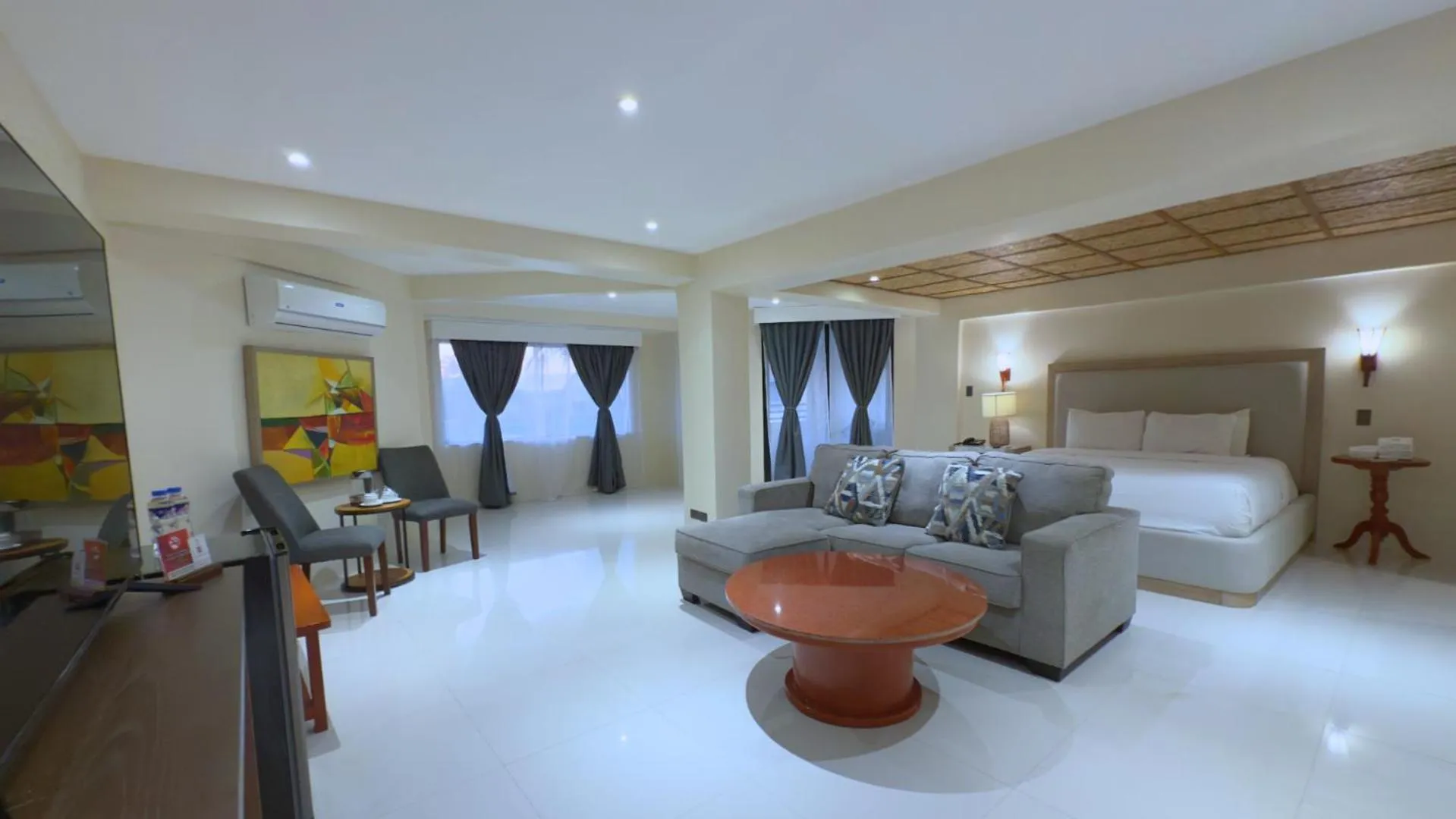 Bedroom, Bed in Whiterock Beach Hotel and Waterpark