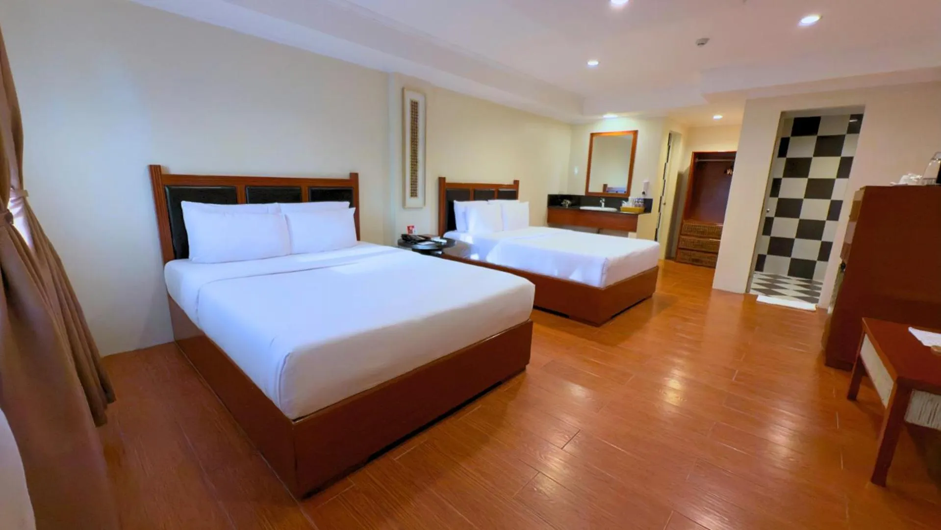 Bedroom, Bed in Whiterock Beach Hotel and Waterpark