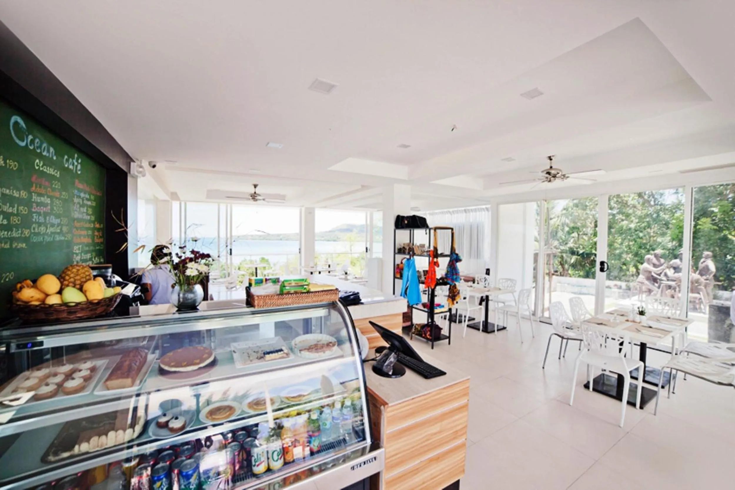 Restaurant/places to eat in Ocean Suites Bohol Boutique Hotel