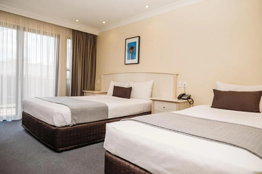 Photo of the whole room, Bed in Kobbers Motor Inn