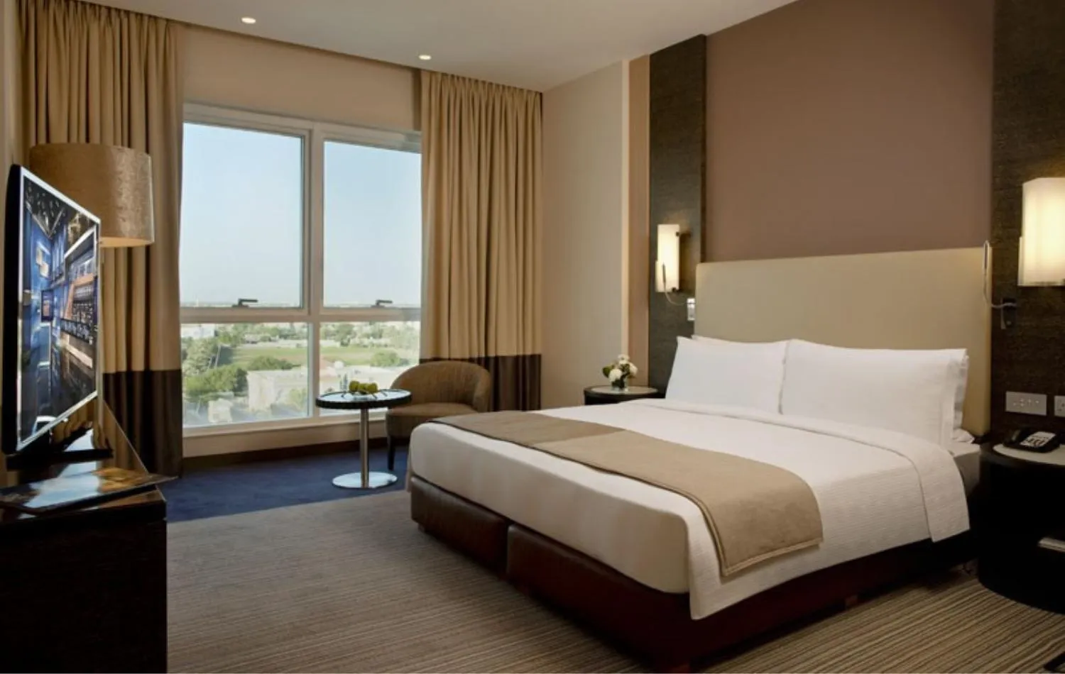 Bed in Four Points by Sheraton Al Ain