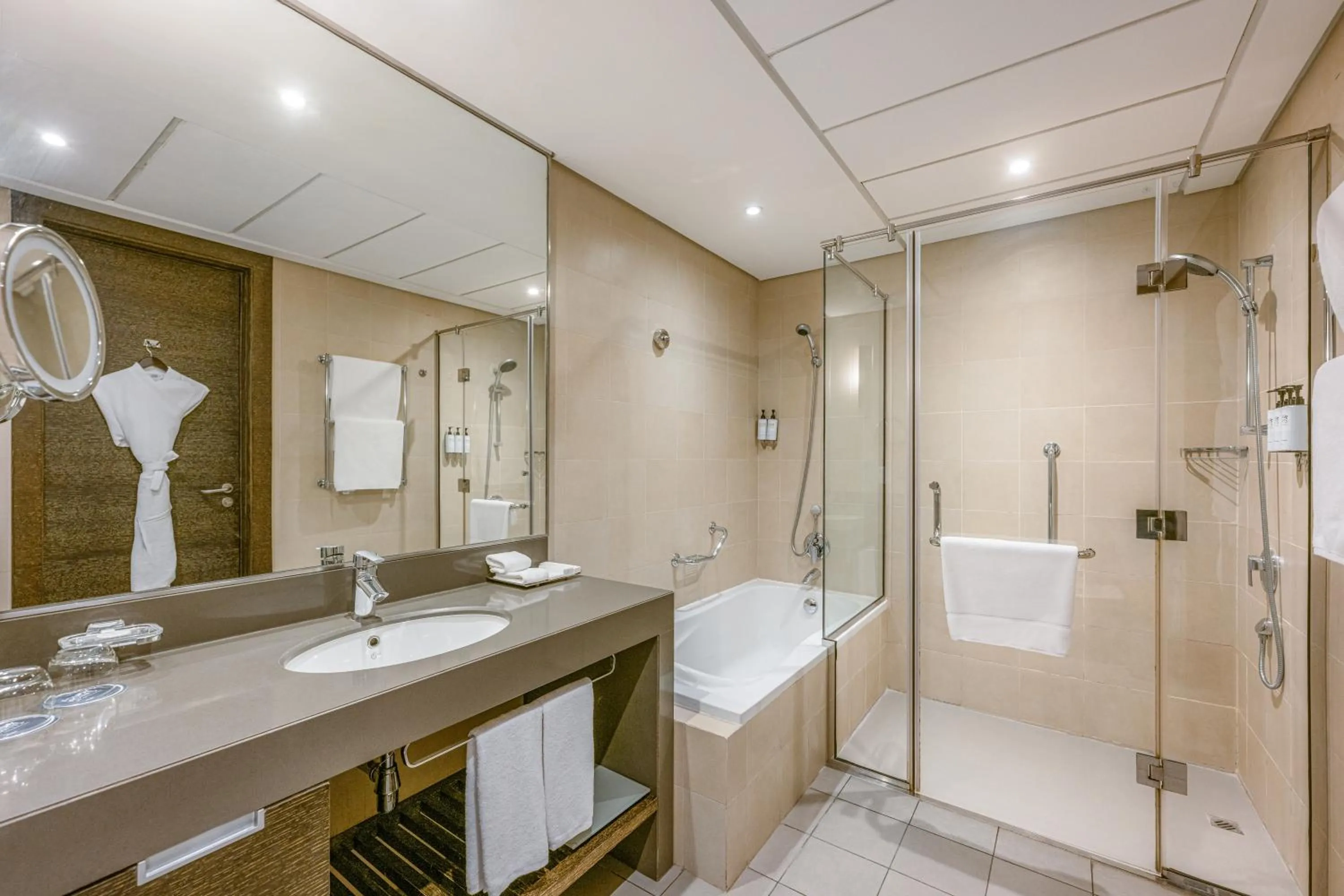 Shower in Four Points by Sheraton Al Ain