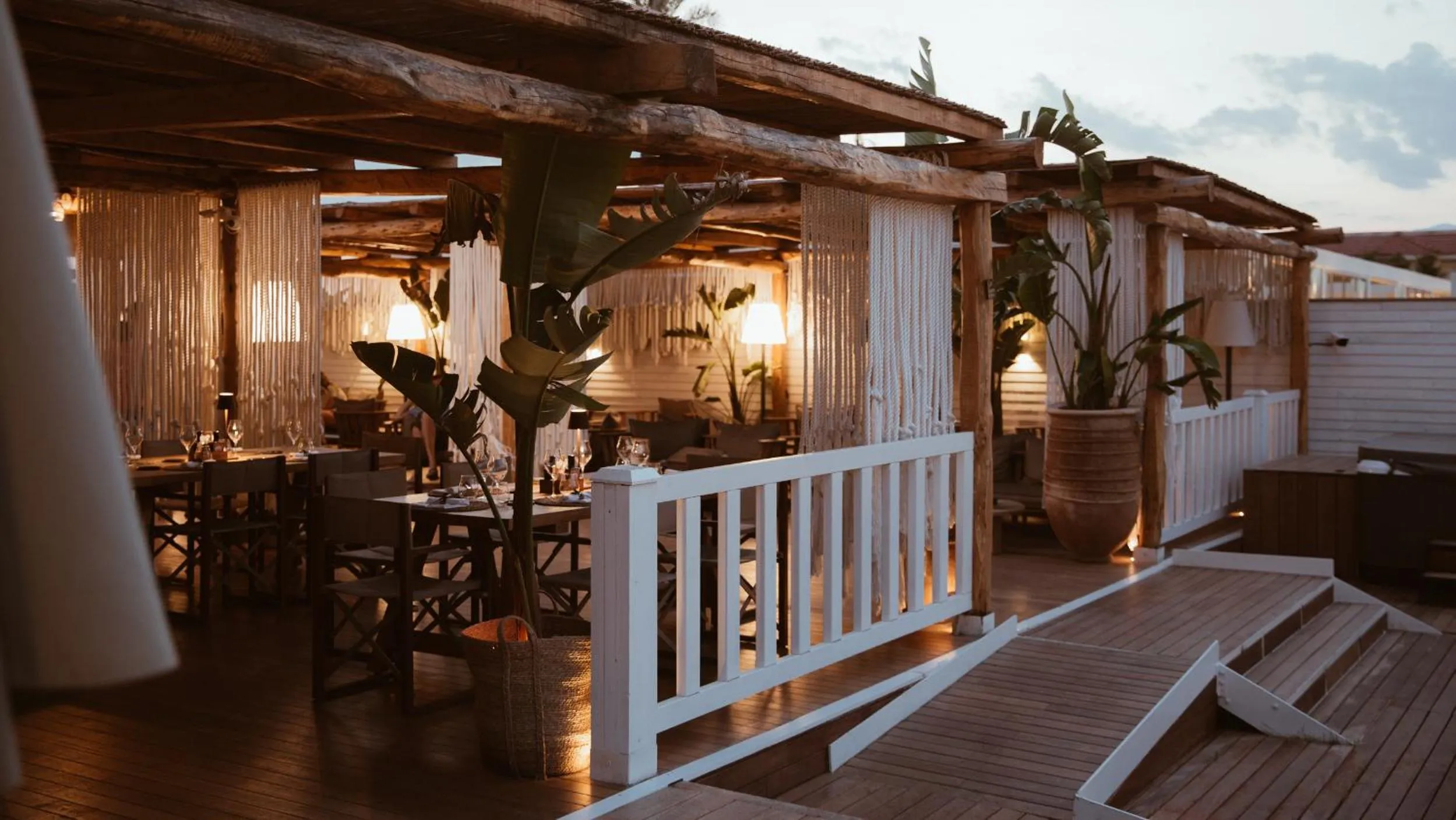 Lounge or bar in Cumeja Beach Club & Hotel