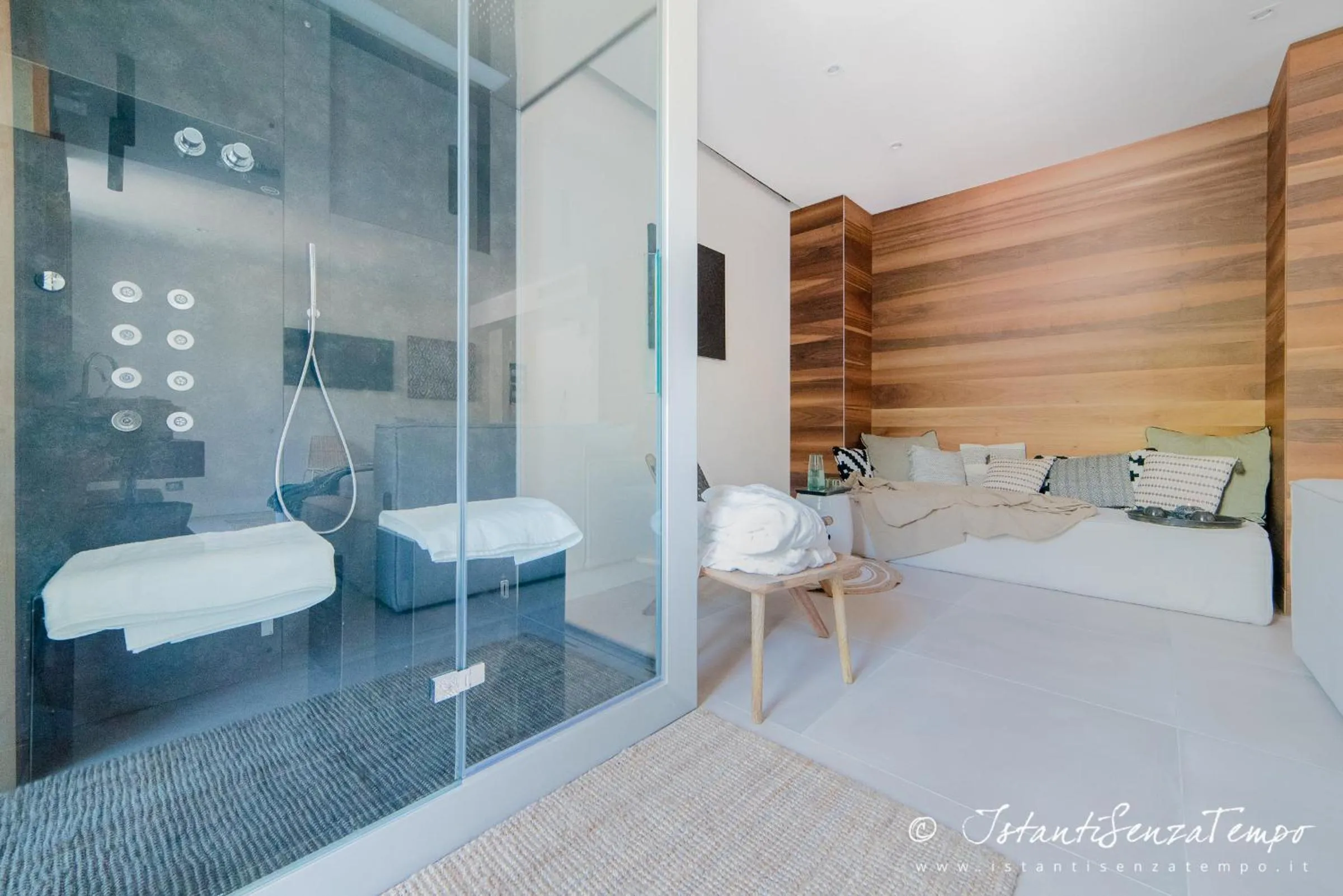 Steam room, Bed in Cumeja Beach Club & Hotel