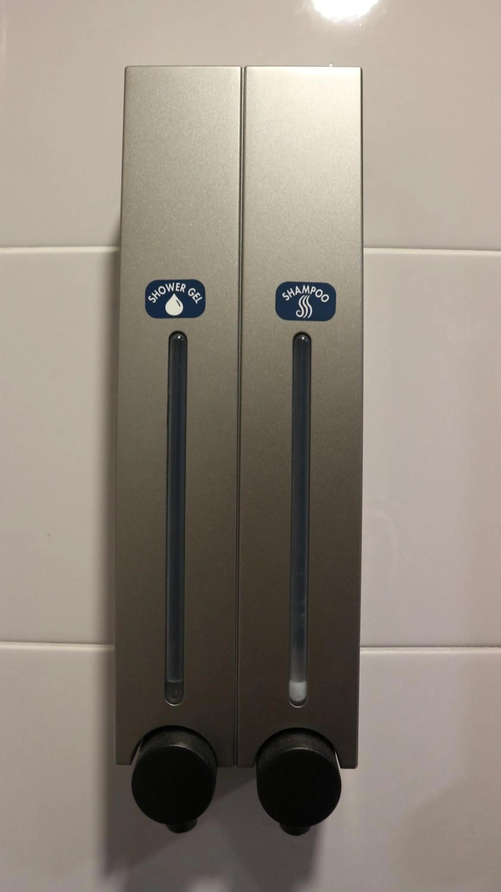 Shower in Zzzip Guesthouse in Hongdae