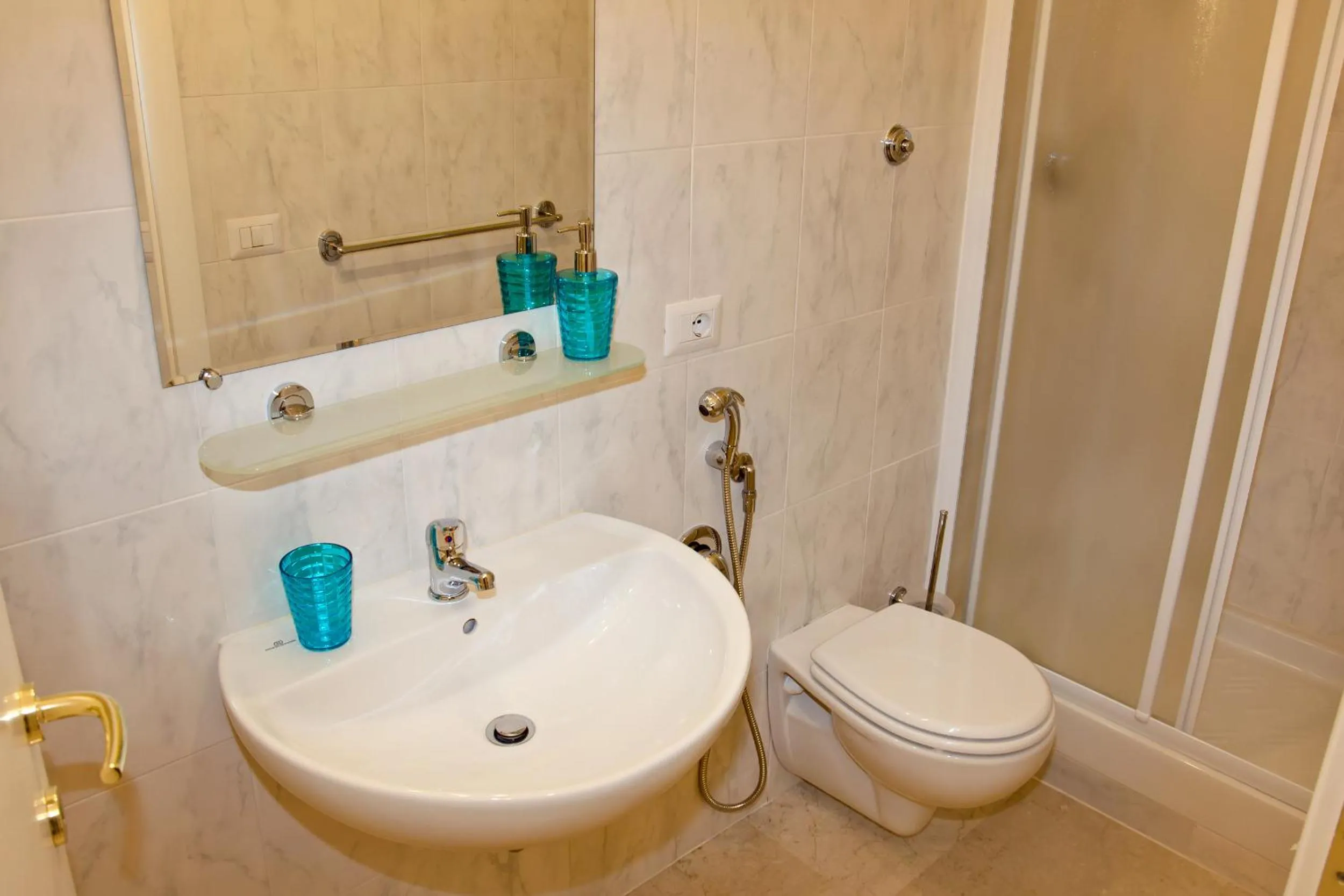 Shower in Vatican Dream