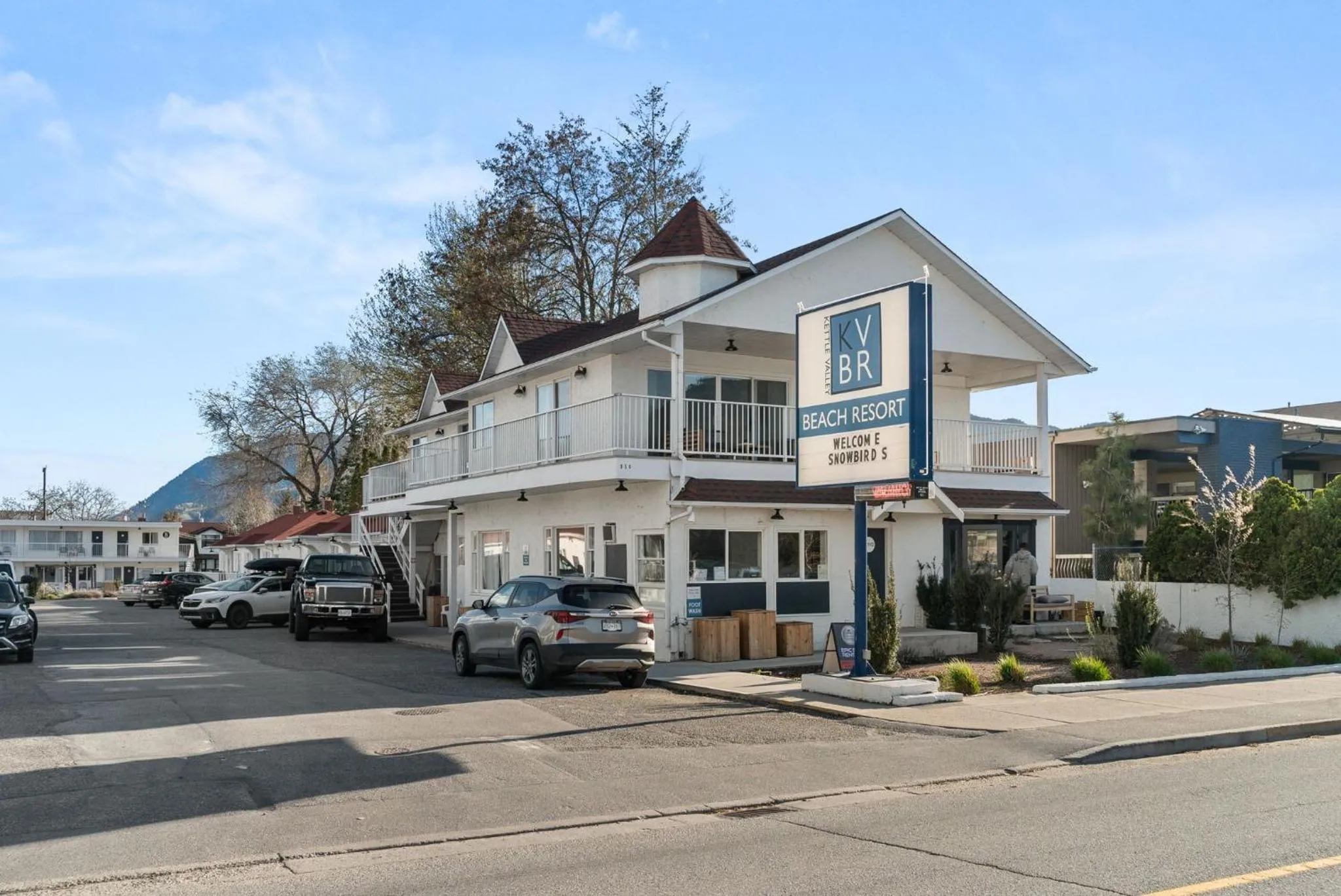 Property building in Kettle Valley Beach Resort