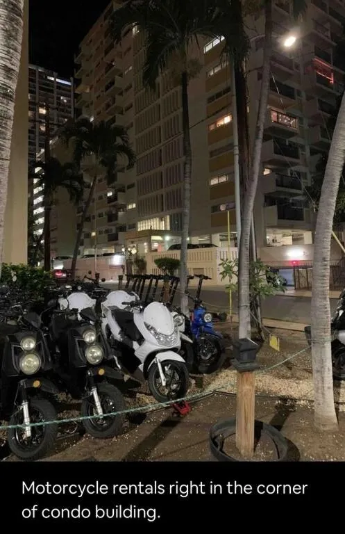 Lovely Condo 2 Bedrooms, 2 bathrooms, free 1 Parking at Waikiki Beach