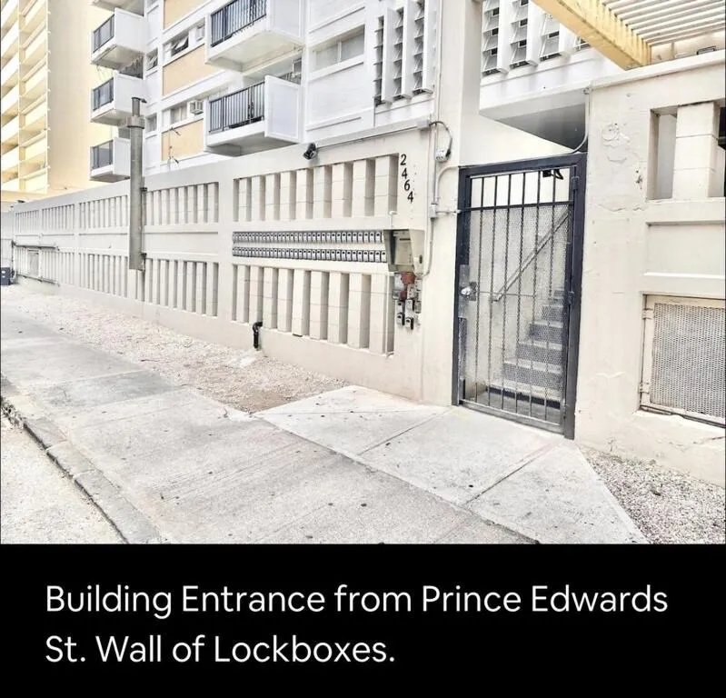 Lovely Condo 2 Bedrooms, 2 bathrooms, free 1 Parking at Waikiki Beach