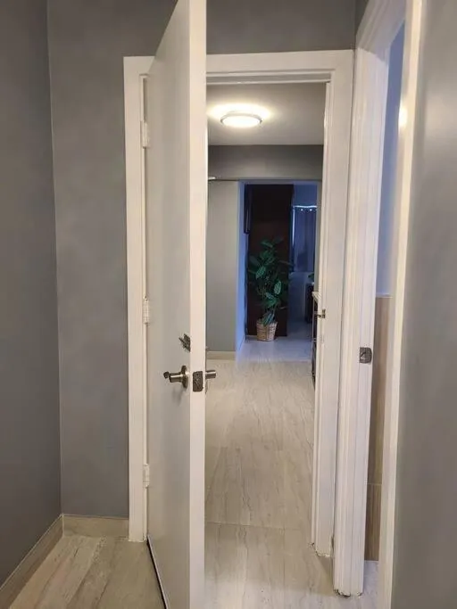 Lovely Condo 2 Bedrooms, 2 bathrooms, free 1 Parking at Waikiki Beach