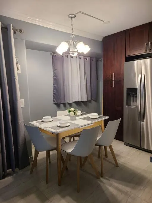 Lovely Condo 2 Bedrooms, 2 bathrooms, free 1 Parking at Waikiki Beach